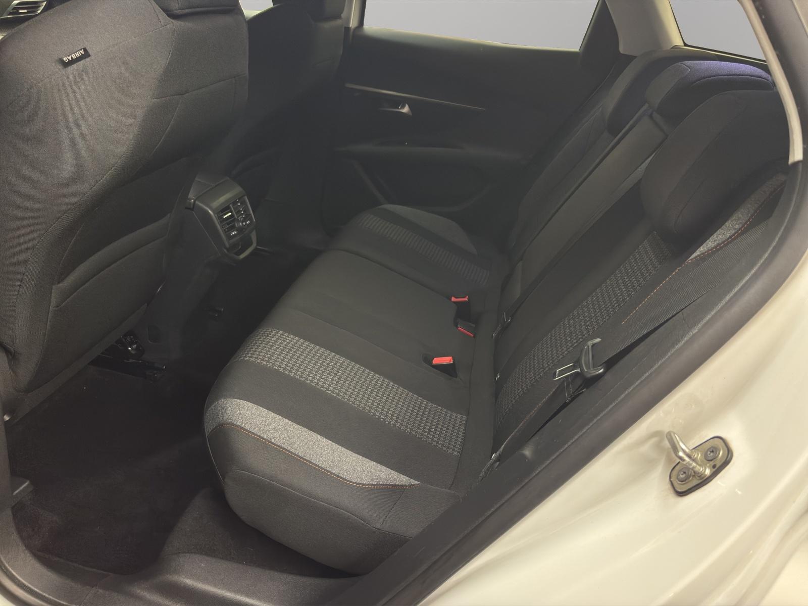 PEUGEOT 3008 1.6 BlueHDi Active-image-9