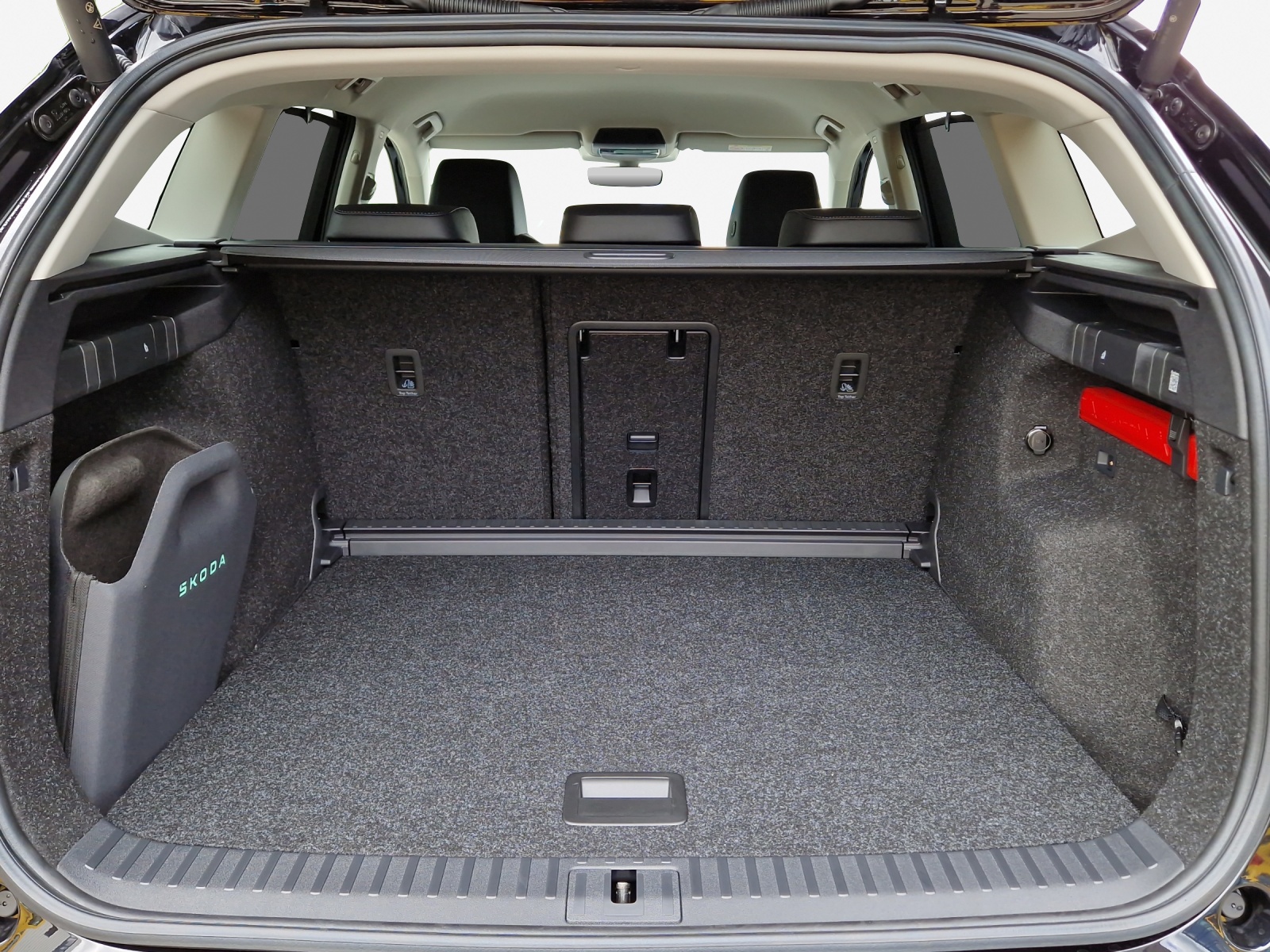SKODA Enyaq 85x Dynamic 4x4-image-12