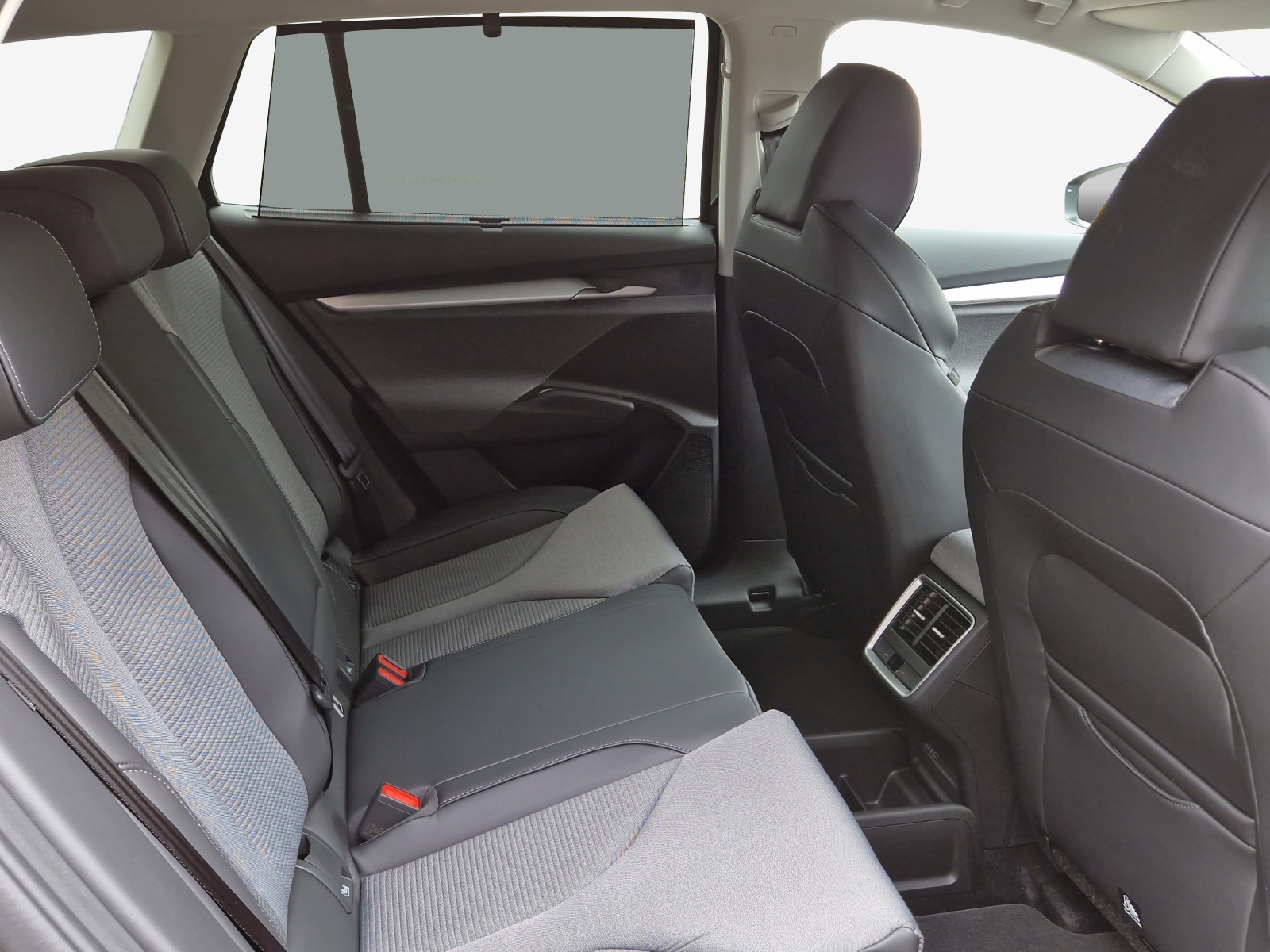 SKODA Enyaq 85x Dynamic 4x4-image-15
