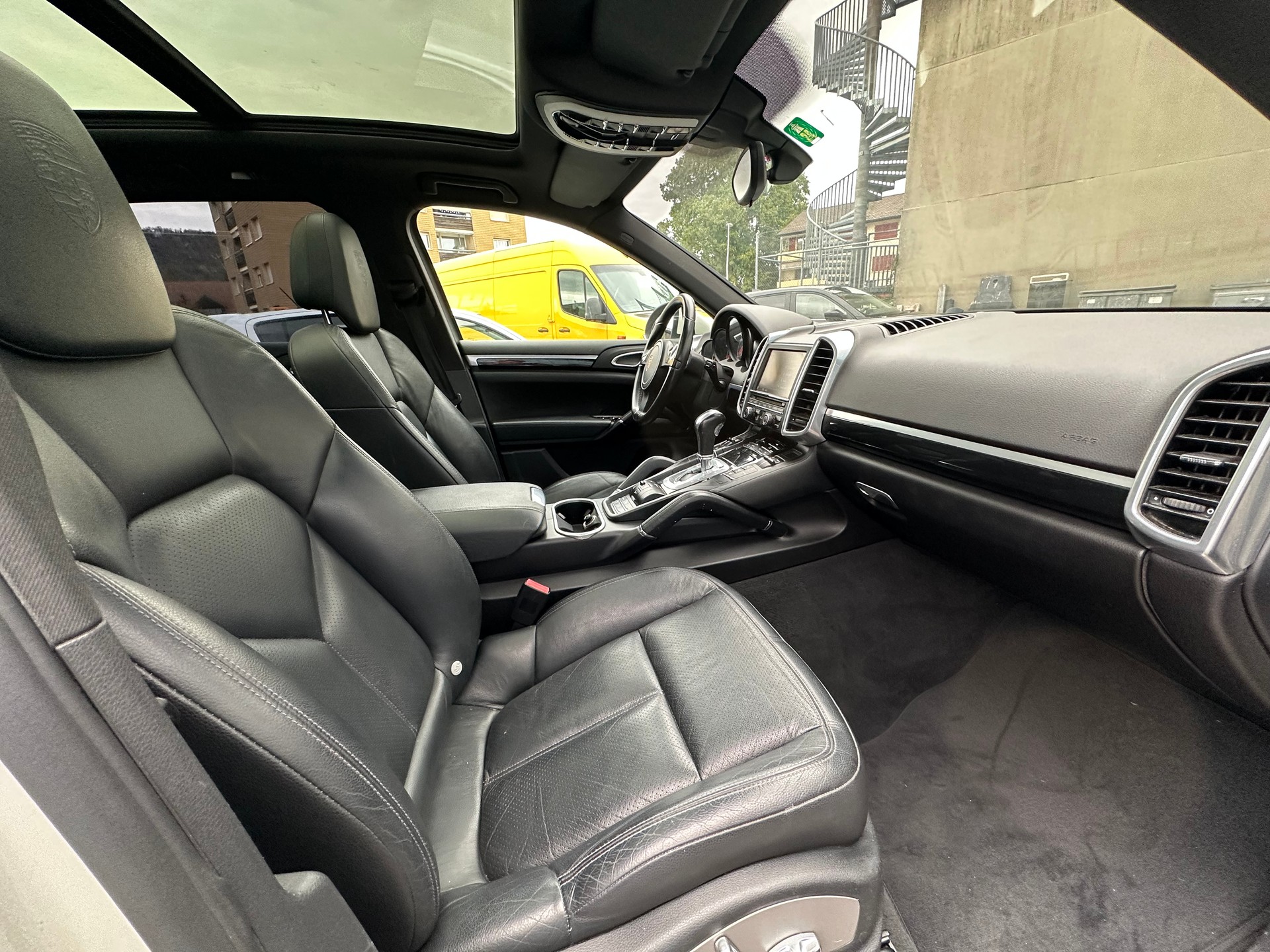 PORSCHE Cayenne S-image-12