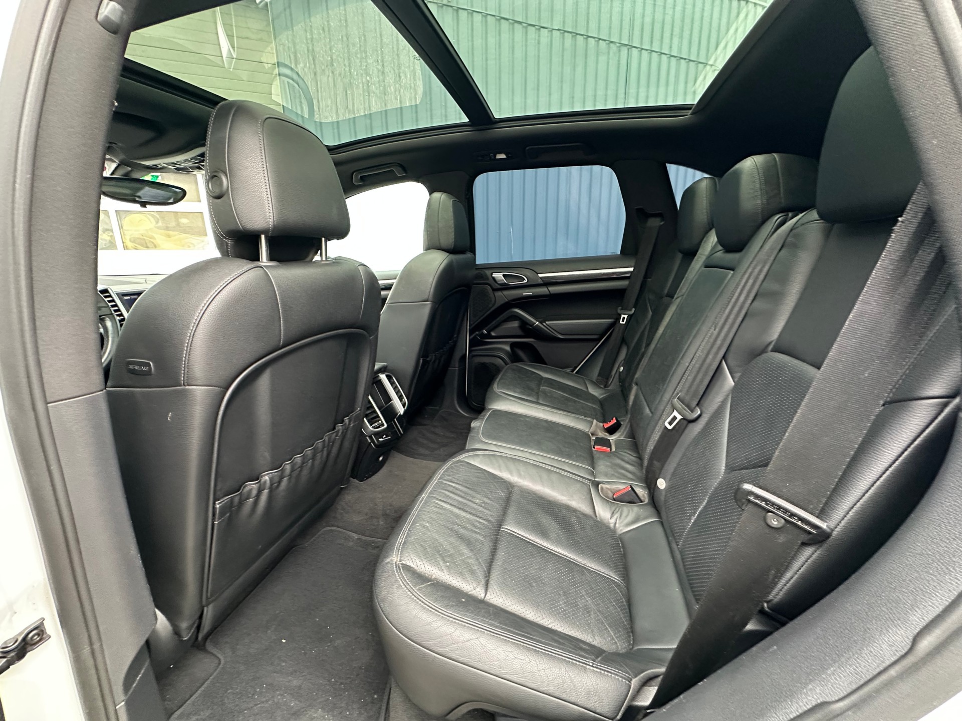 PORSCHE Cayenne S-image-13