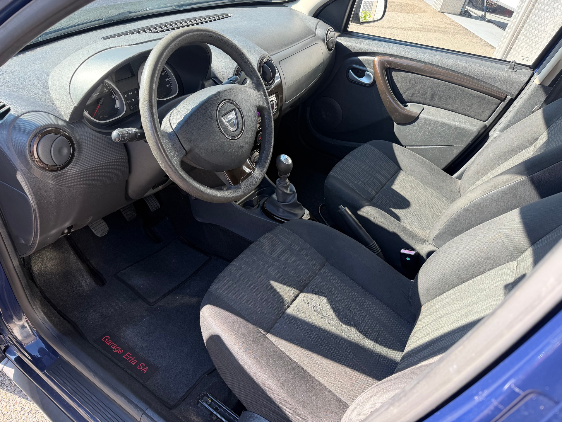 DACIA Duster 1.5 dCi Lauréate 4x4-image-4