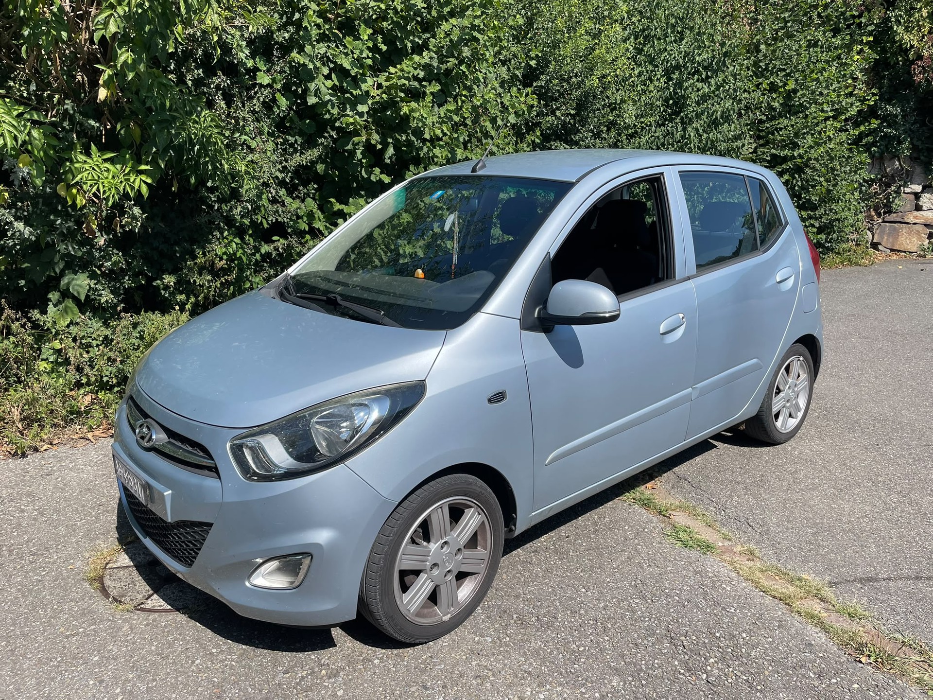 HYUNDAI 1.2 Style-image-0
