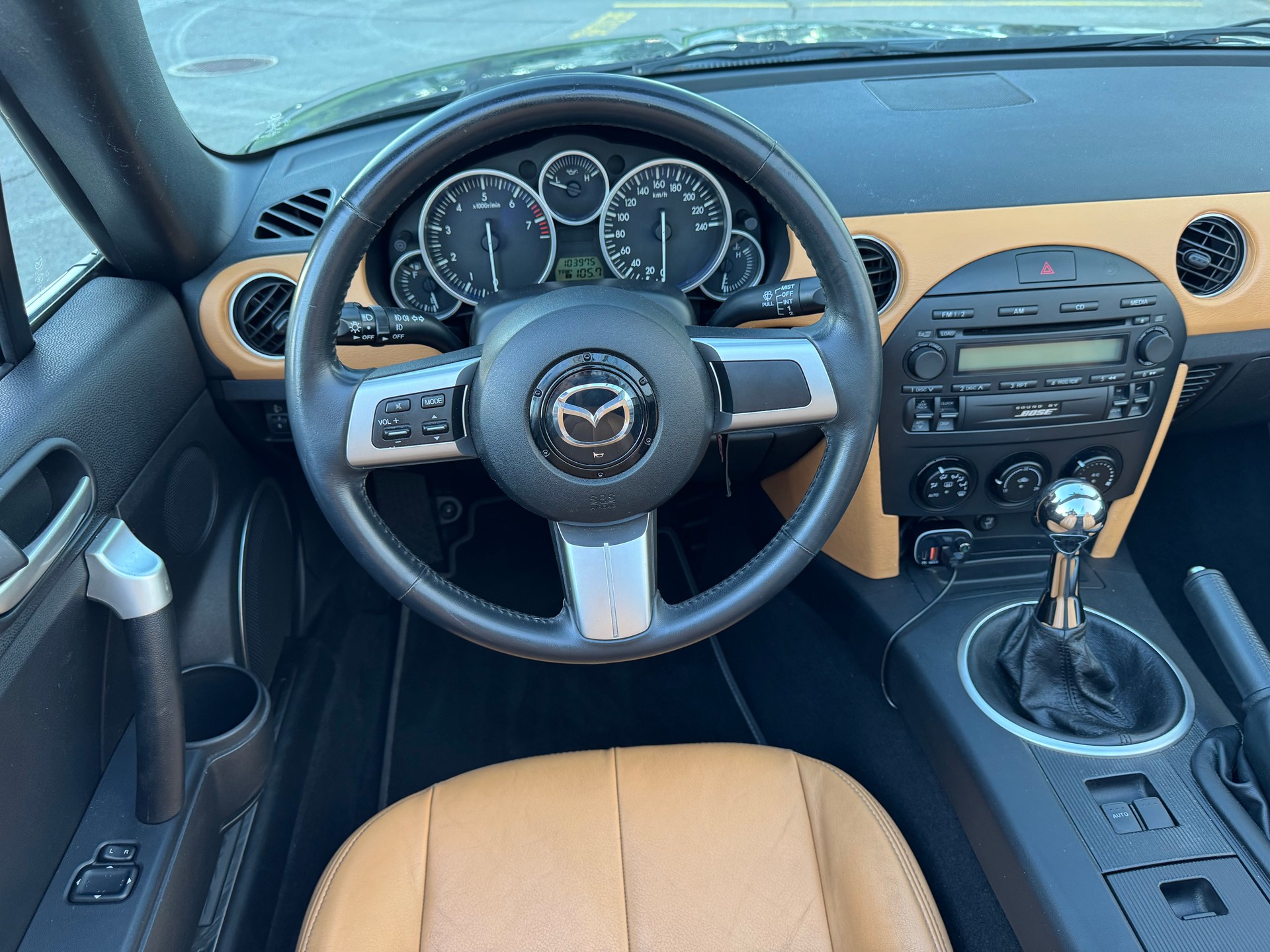 MAZDA MX-5 1.8i 16V Confort-image-8