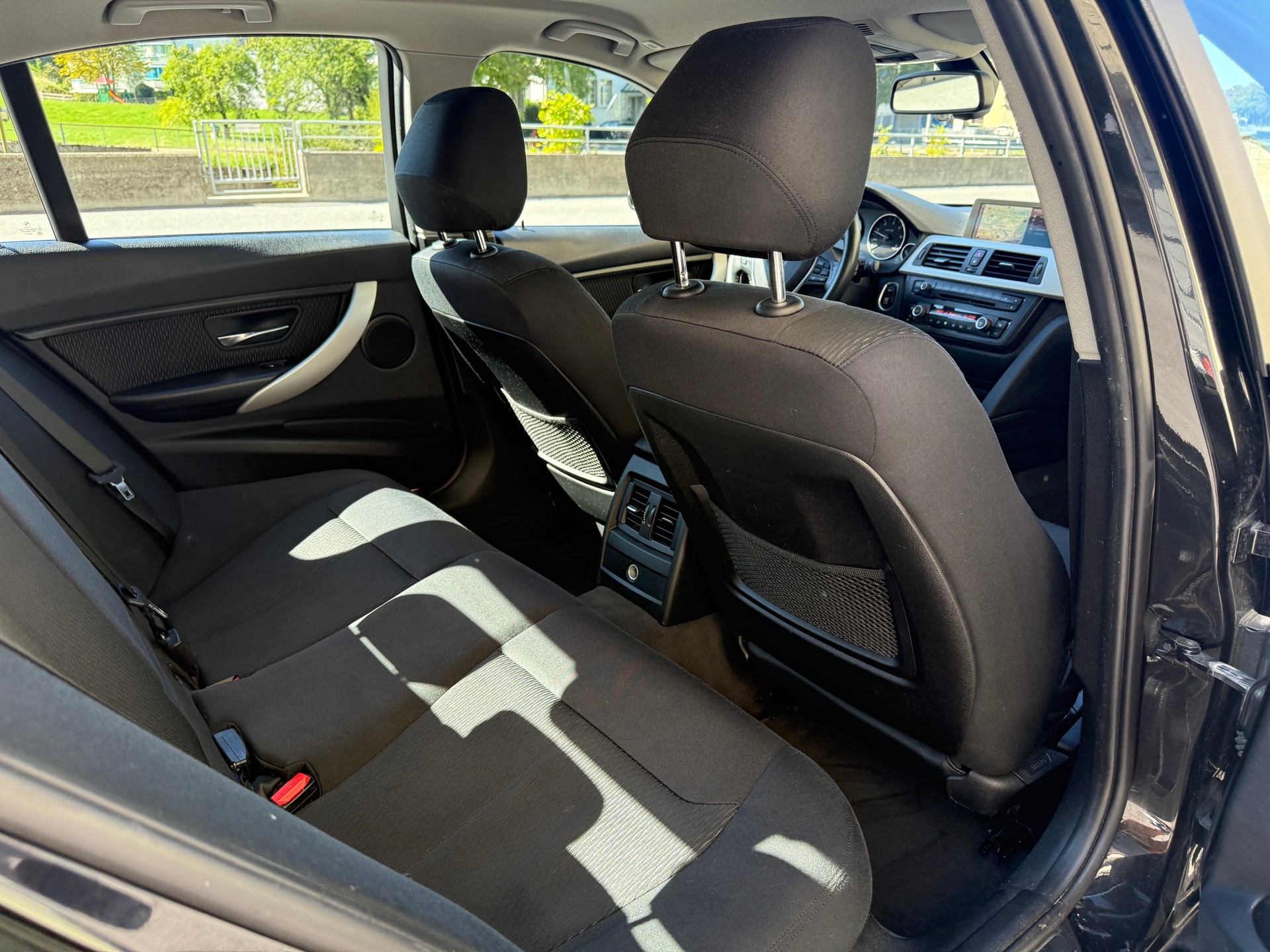 BMW 320d Steptronic-image-8