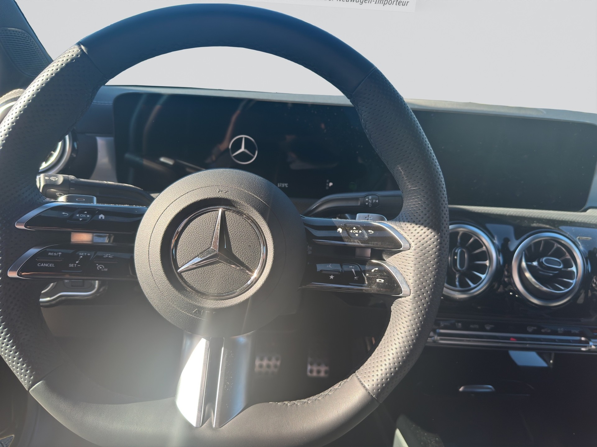 MERCEDES-BENZ CLA 200 7G-DCT AMG Edition Night-image-9