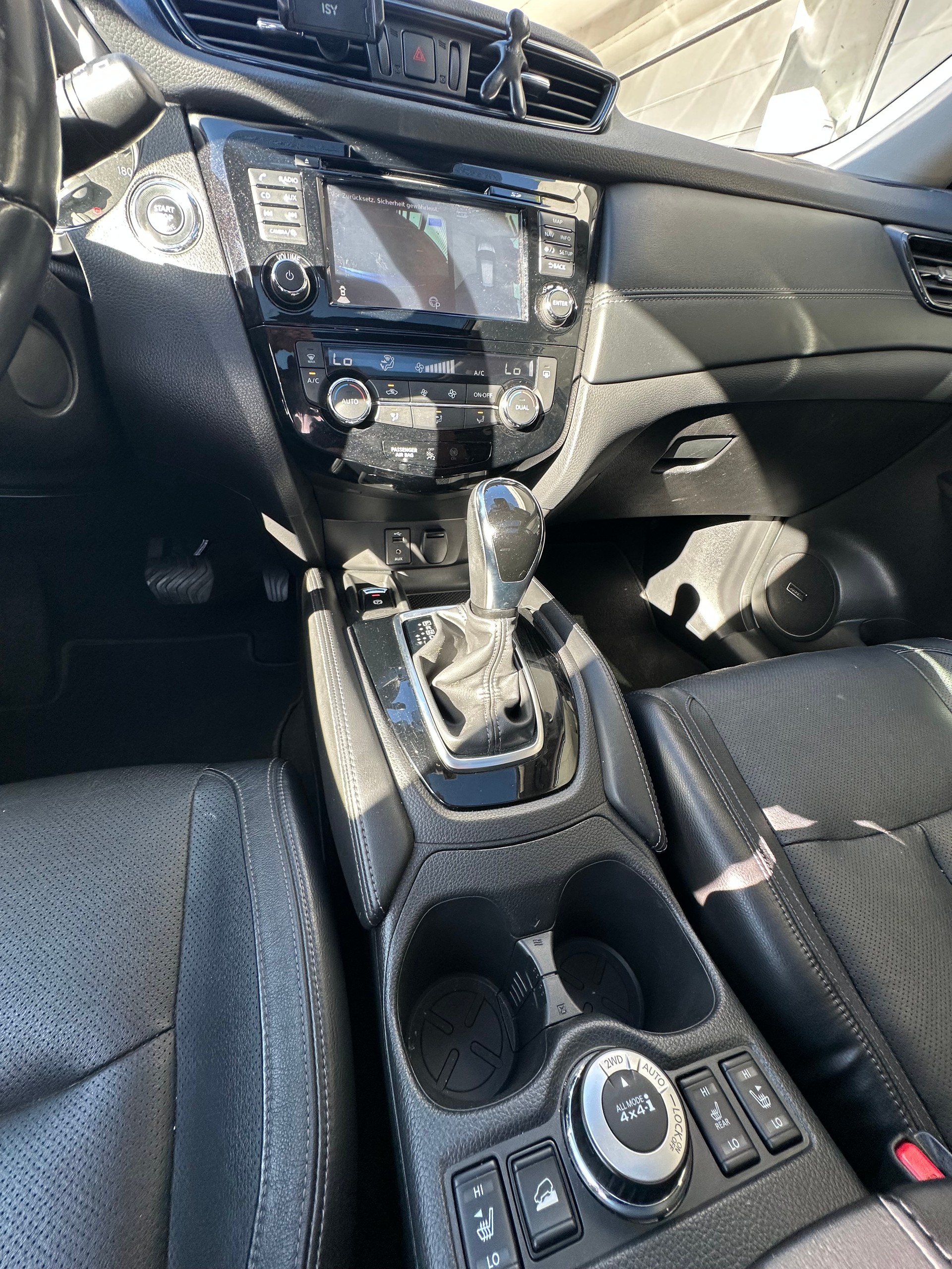 NISSAN X-Treil-image-15