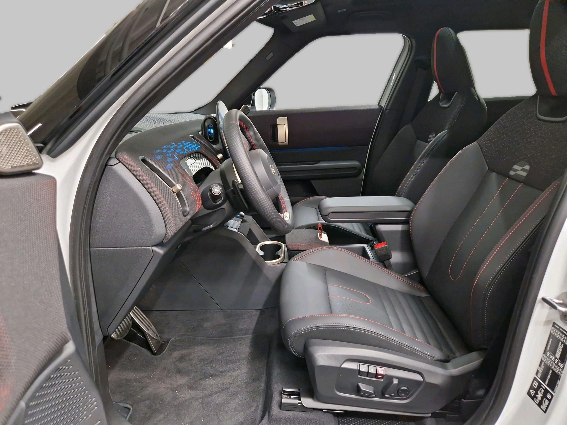 MINI John Cooper Works Countryman ALL4-image-13