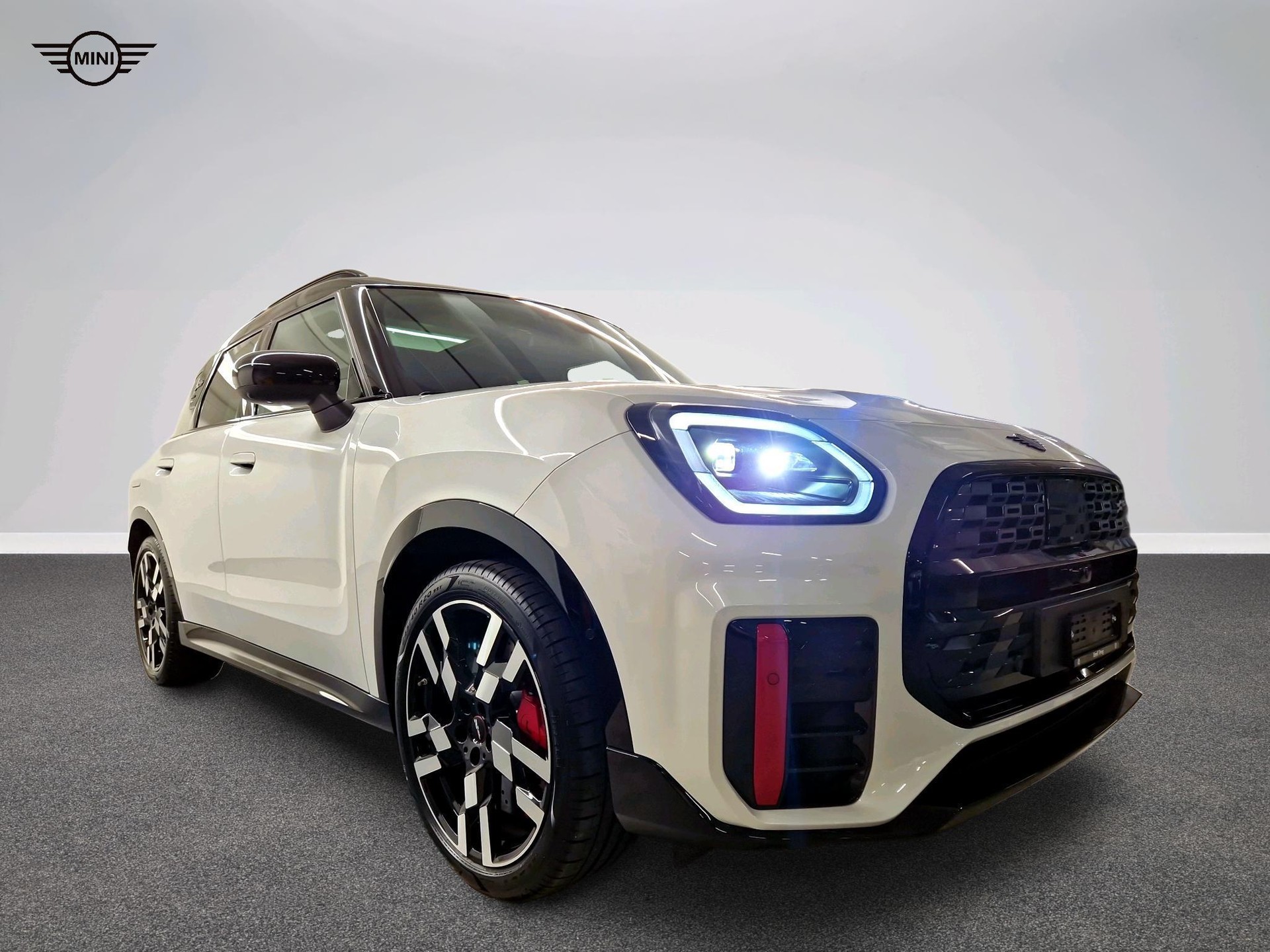 MINI John Cooper Works Countryman ALL4-image-11
