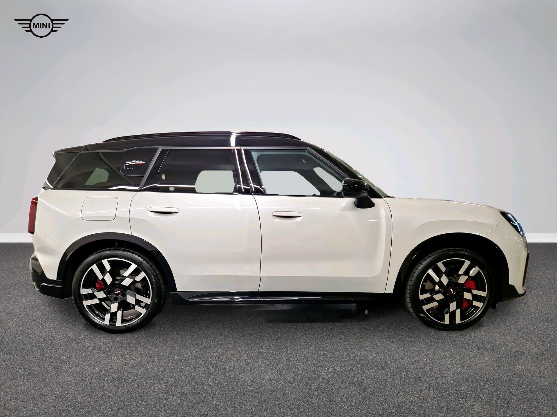 MINI John Cooper Works Countryman ALL4-image-1