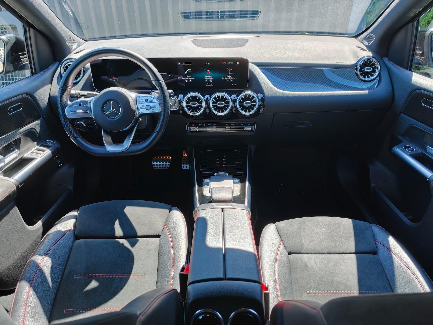 MERCEDES-BENZ B 200 d AMG Line 4matic-image-2