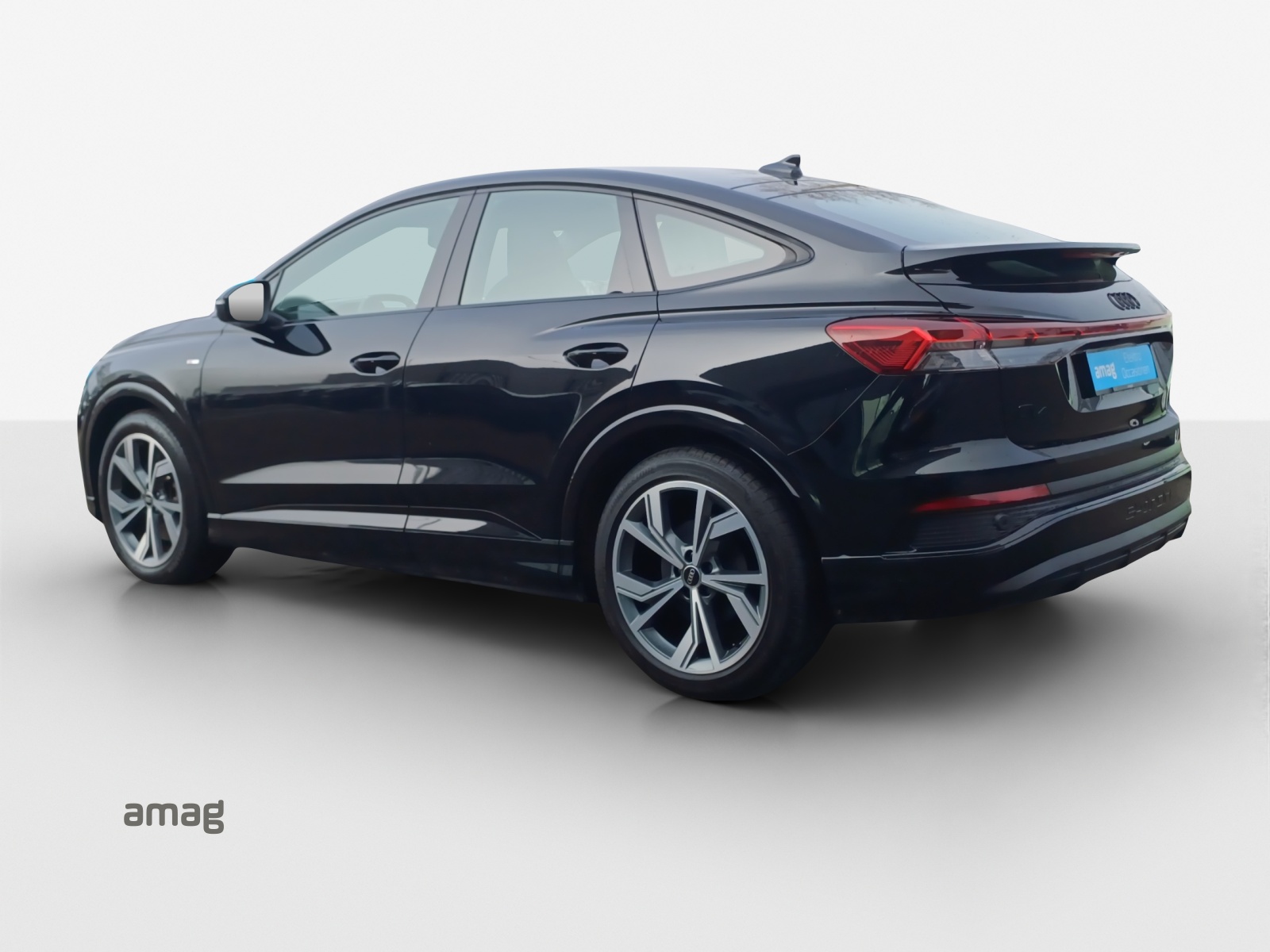 AUDI Q4 Sportback e-tron 50 quattro-showroom-element-2