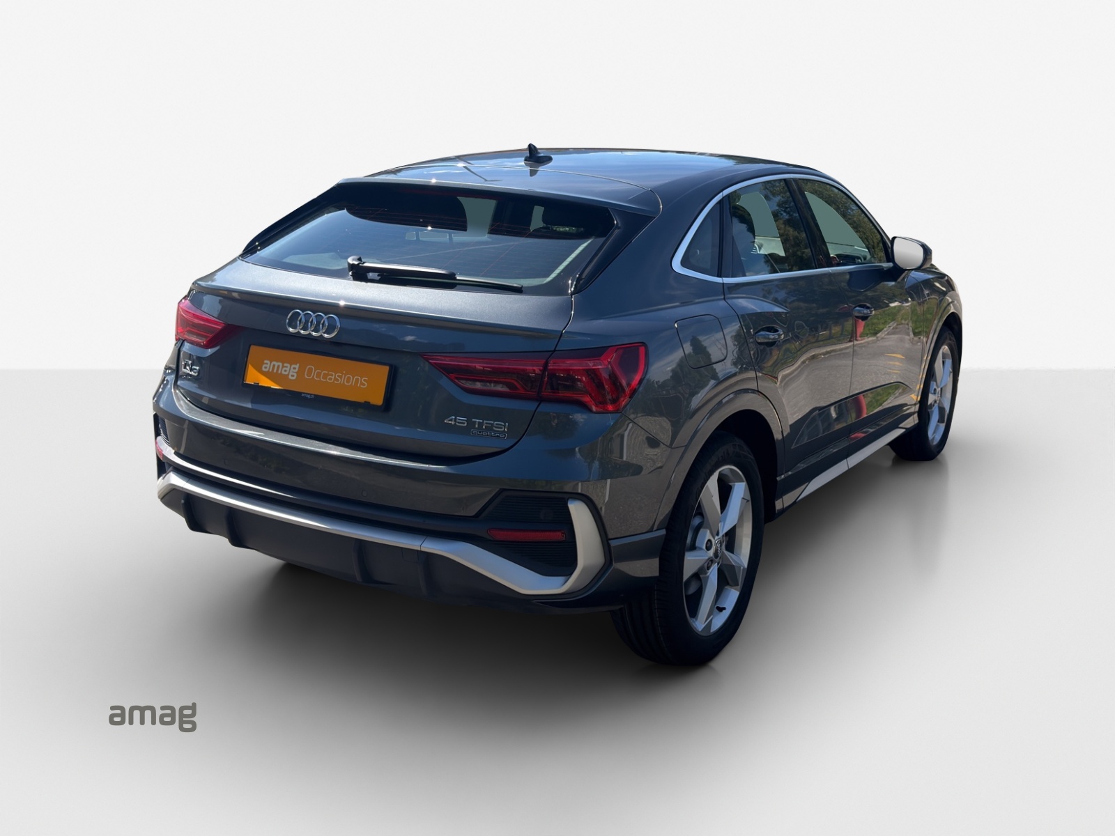 AUDI Q3 Sportback 45 TFSI S line quattro S-tronic-image-4