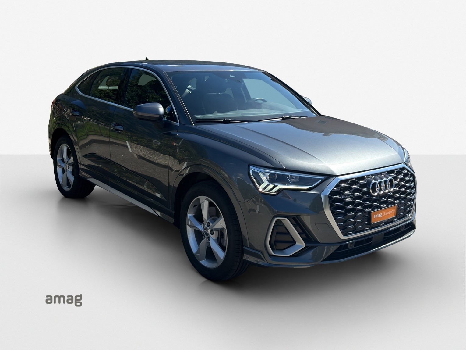 AUDI Q3 Sportback 45 TFSI S line quattro S-tronic-image-5