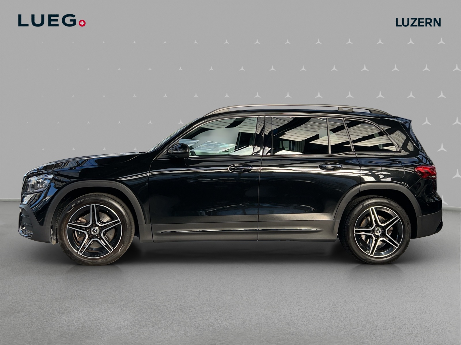 MERCEDES-BENZ GLB 250 4Matic AMG Line 8G-Tronic-image-1