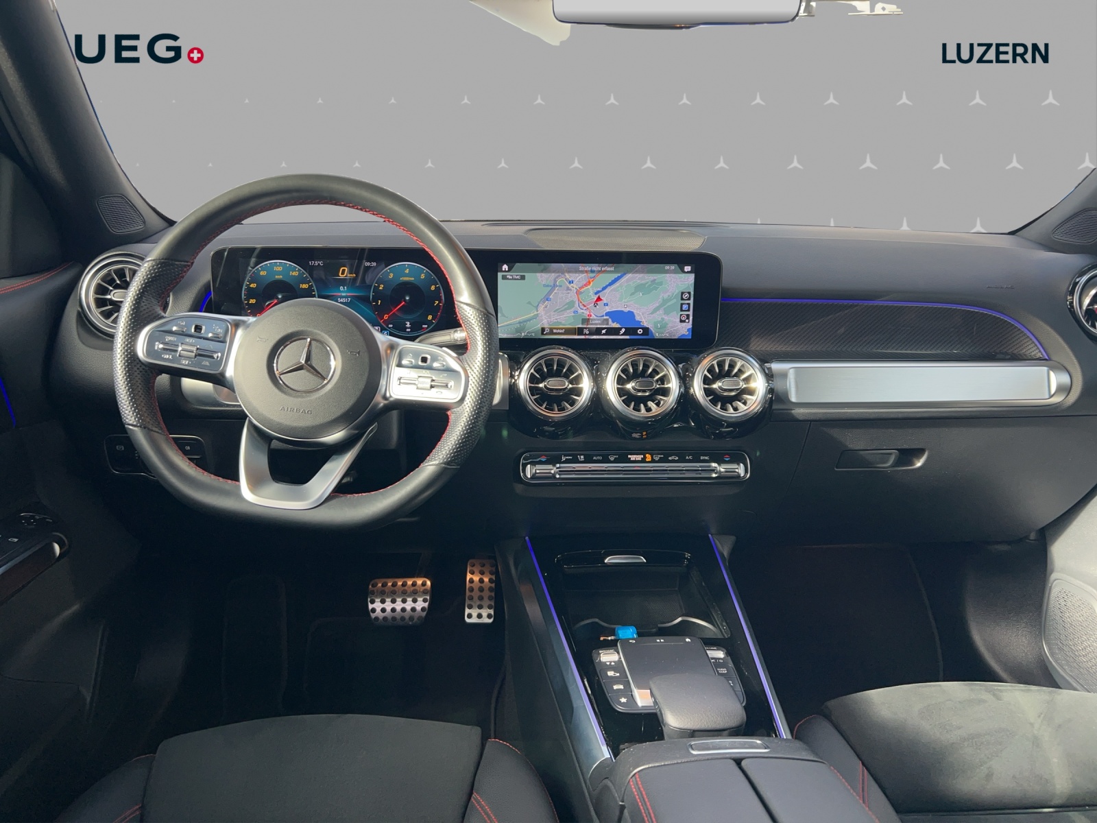 MERCEDES-BENZ GLB 250 4Matic AMG Line 8G-Tronic-image-10