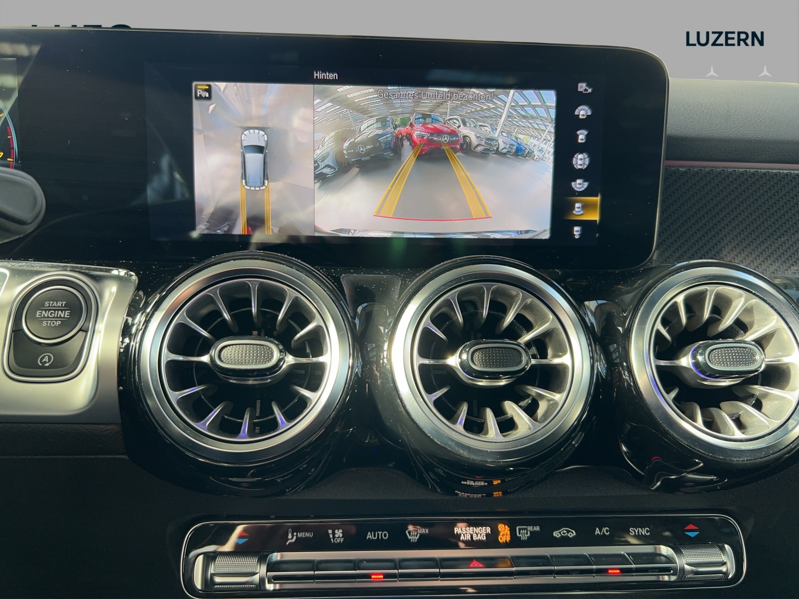 MERCEDES-BENZ GLB 250 4Matic AMG Line 8G-Tronic-image-11