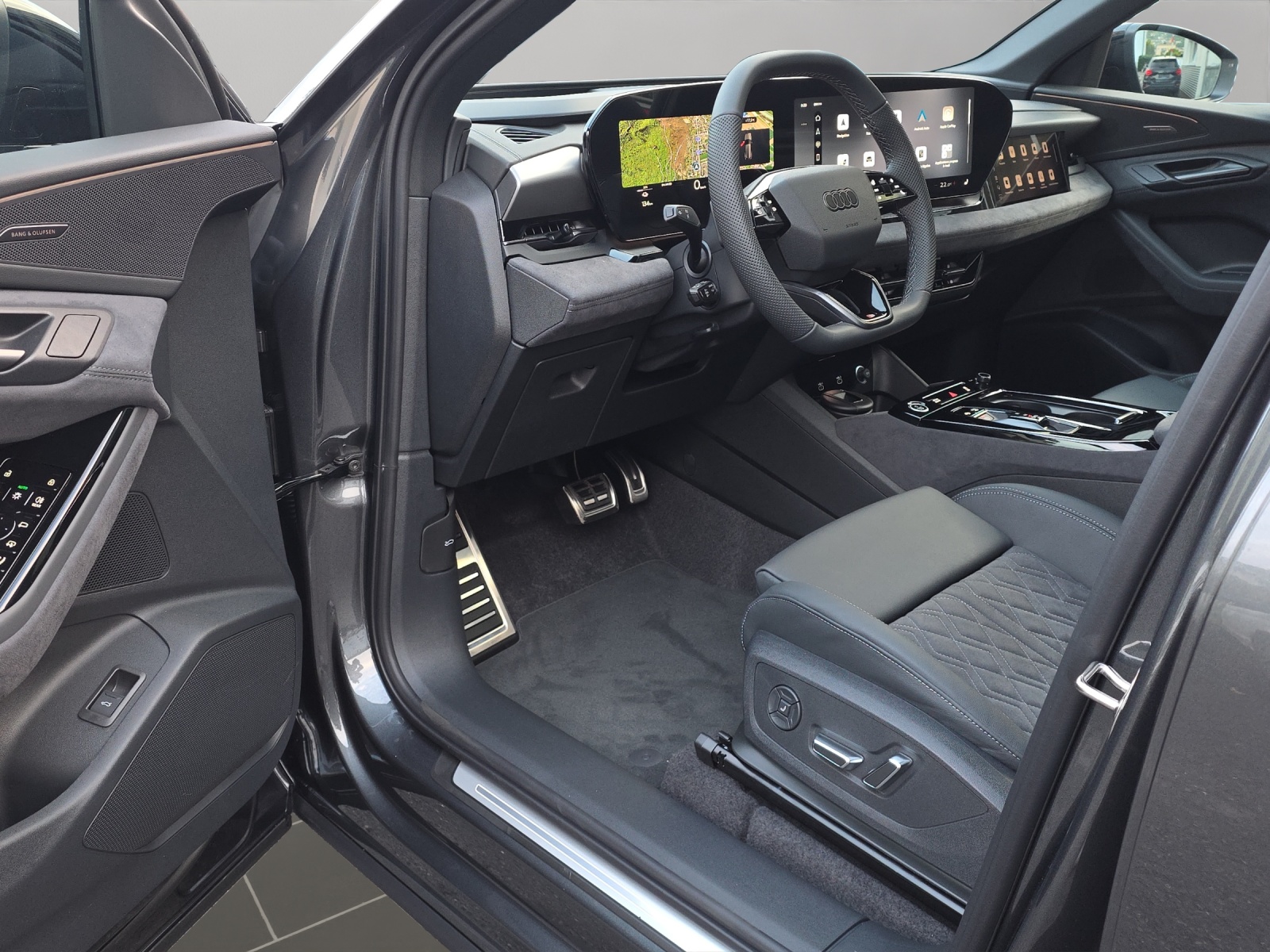 AUDI Q6 e-tron quattro-image-6