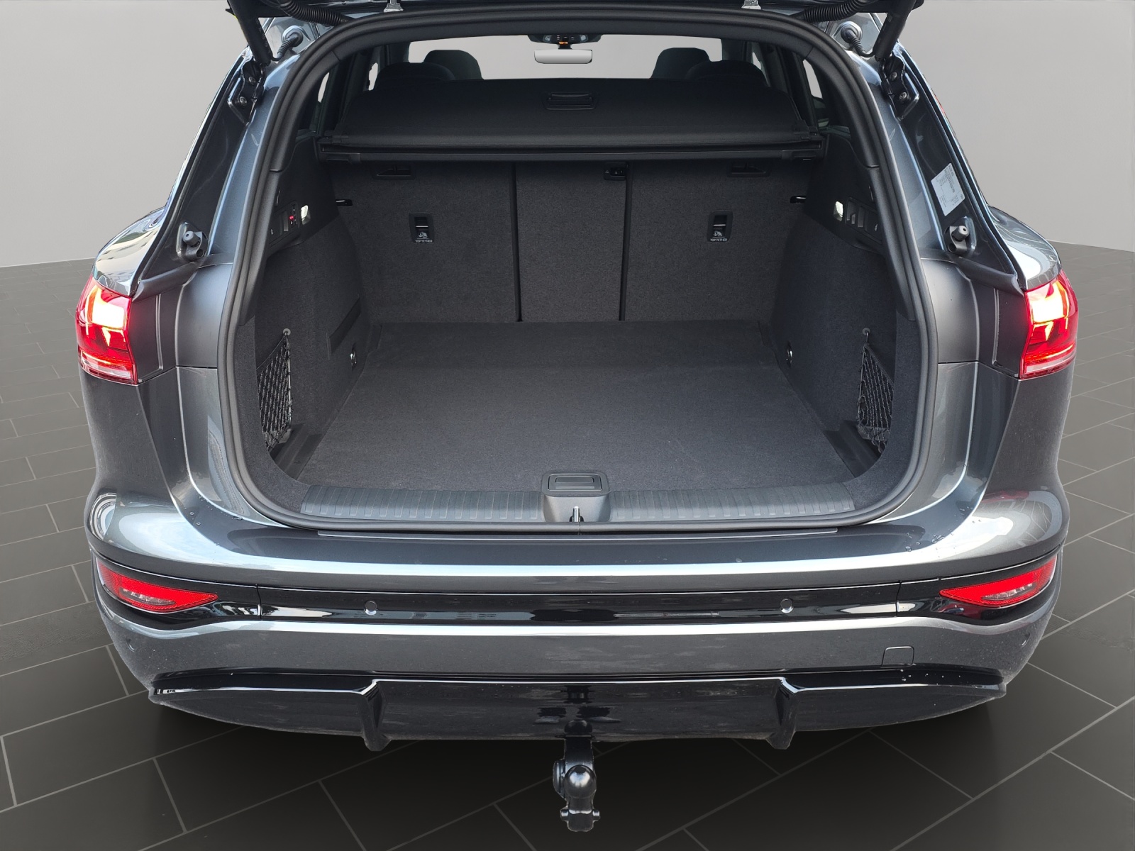 AUDI Q6 e-tron quattro-image-15