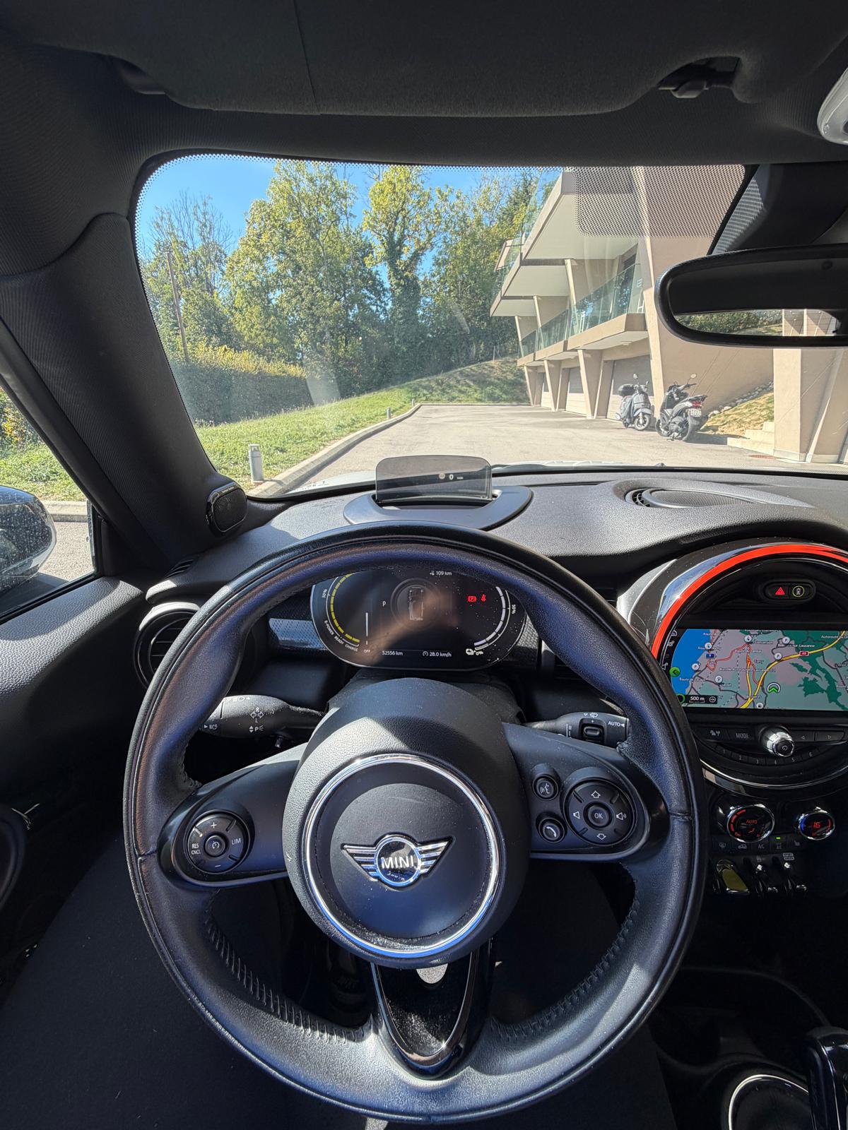 MINI Cooper SE-image-5