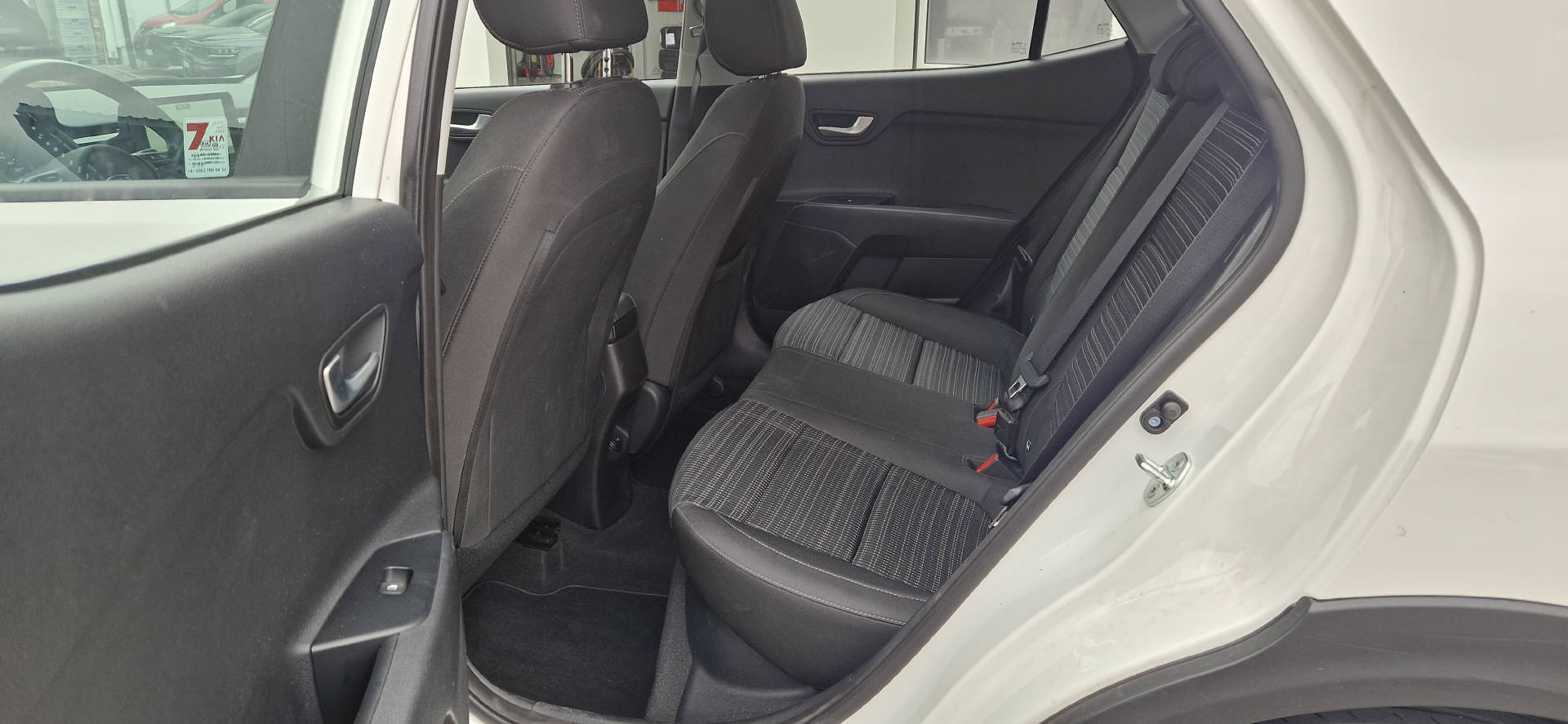 KIA Stonic 1.0 T-GDi Trend-image-14