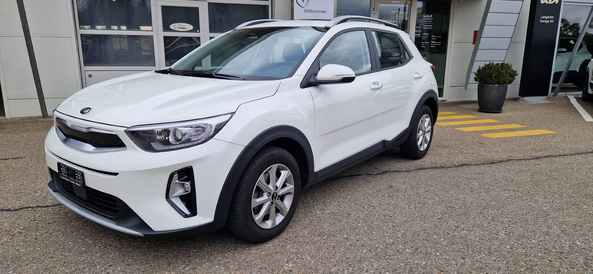 KIA Stonic 1.0 T-GDi Trend-image-1