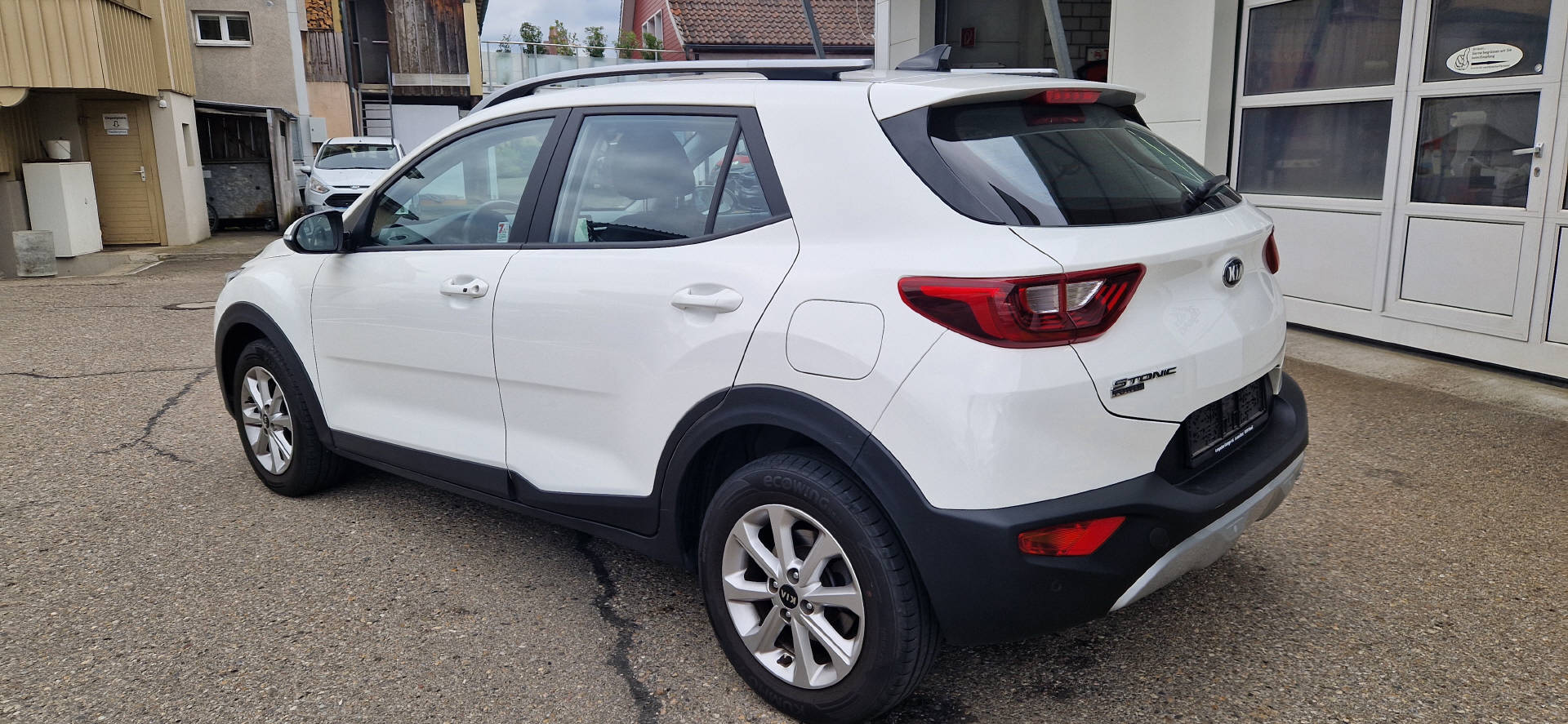 KIA Stonic 1.0 T-GDi Trend-image-15