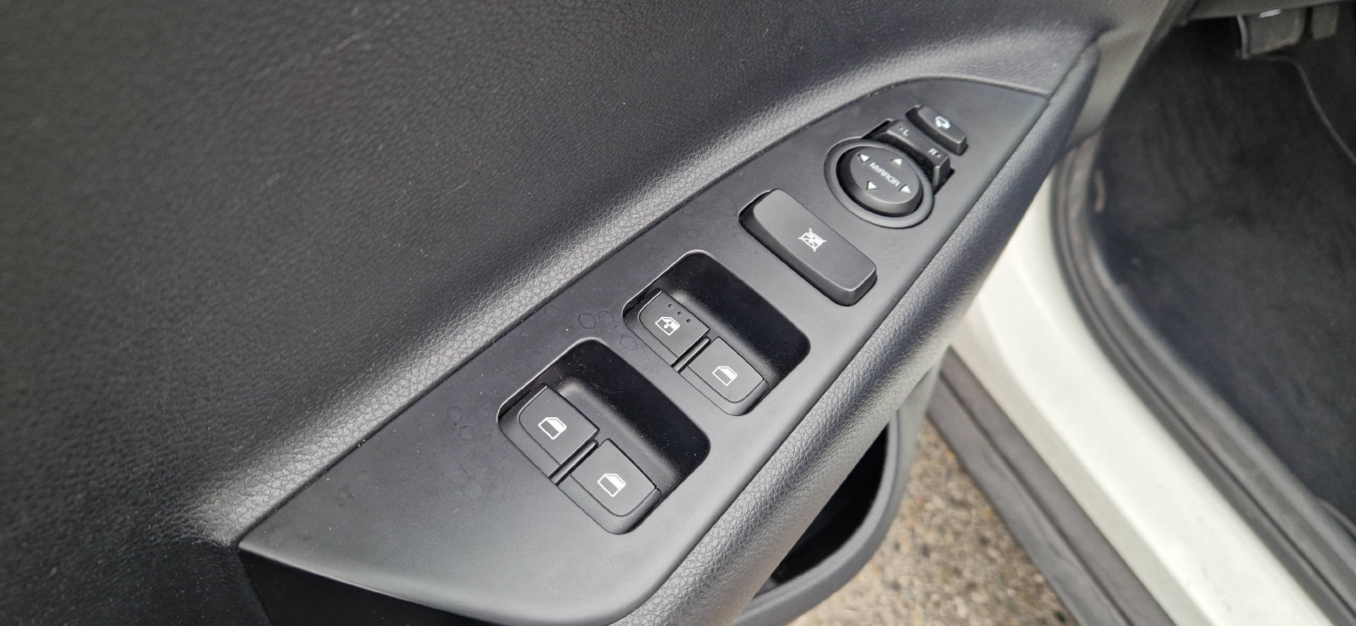 KIA Stonic 1.0 T-GDi Trend-image-3