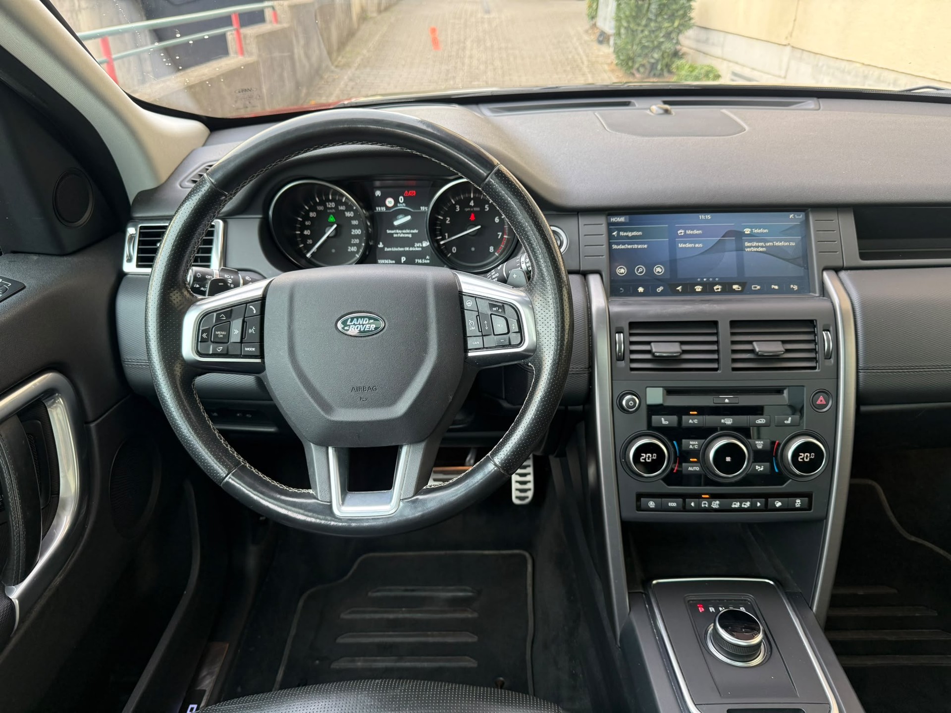 LAND ROVER DISCOVERY SPORT-image-10
