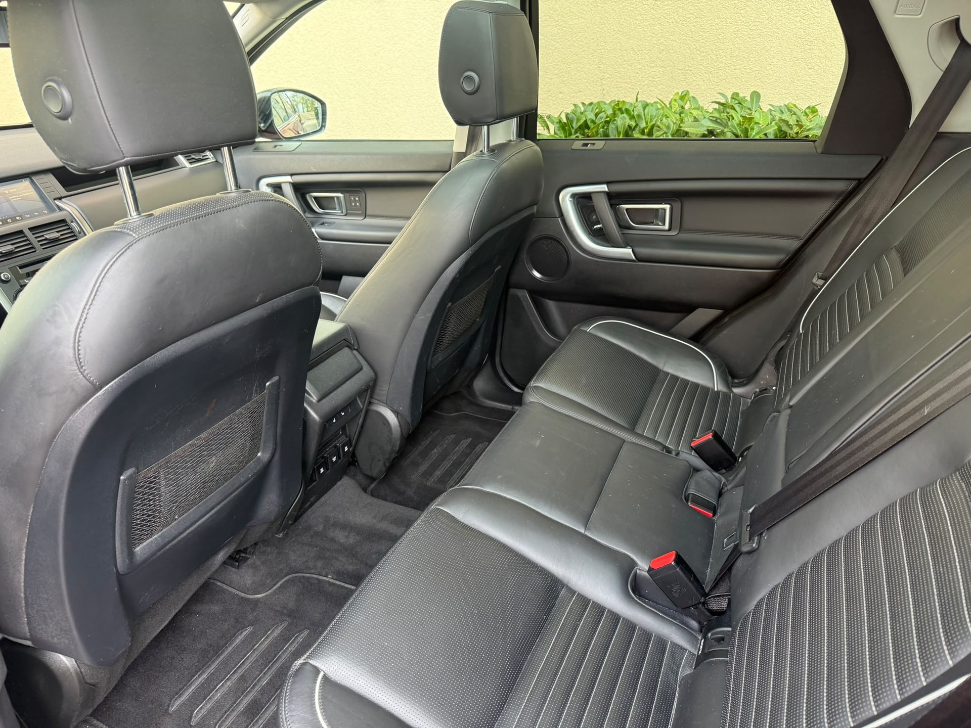 LAND ROVER DISCOVERY SPORT-image-11