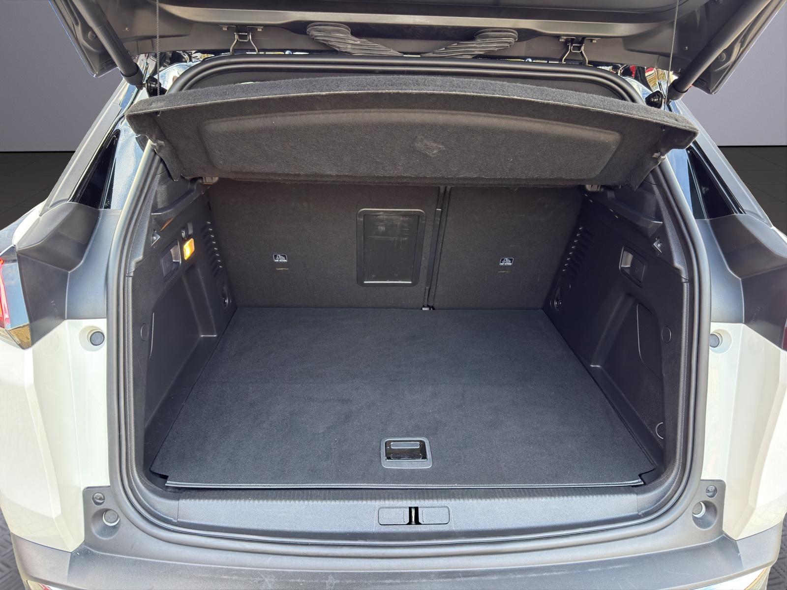 PEUGEOT 3008 1.6 Plug-in Hybrid GT-image-10