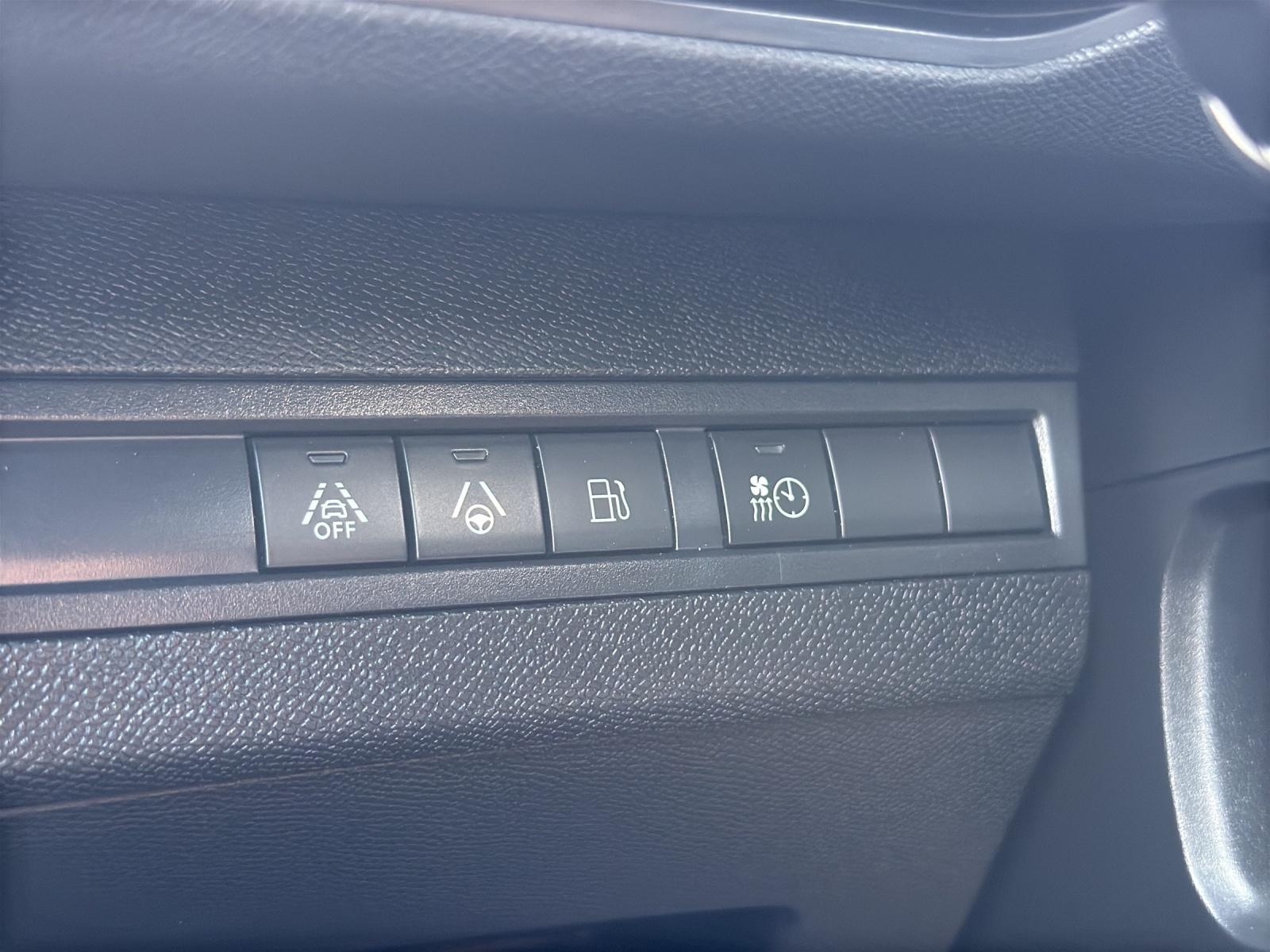 PEUGEOT 3008 1.6 Plug-in Hybrid GT-image-15