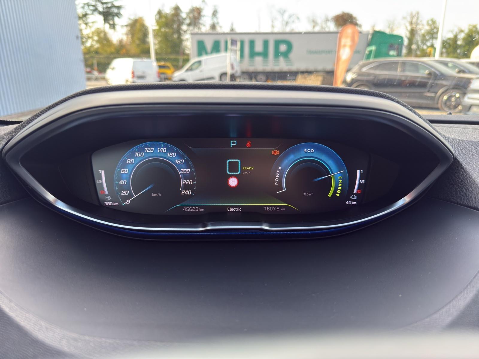 PEUGEOT 3008 1.6 Plug-in Hybrid GT-image-5