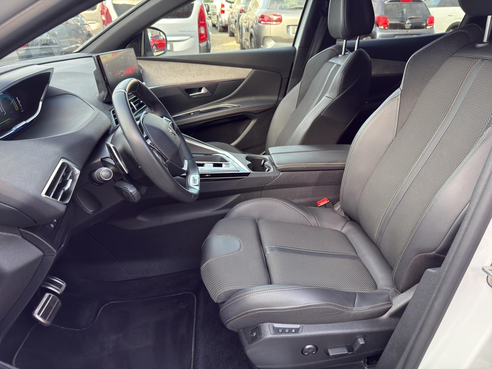 PEUGEOT 3008 1.6 Plug-in Hybrid GT-image-4