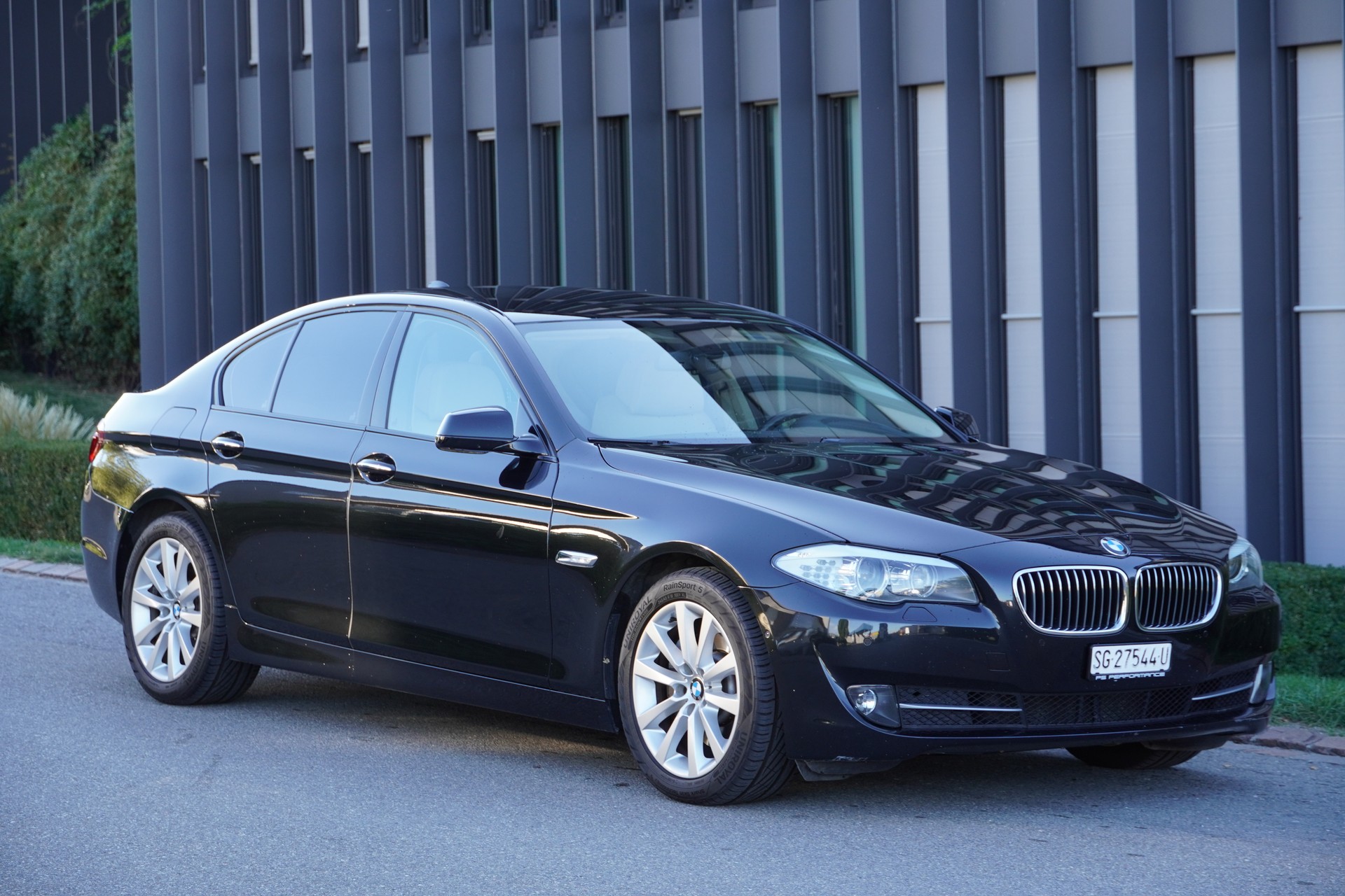 BMW 530d xDrive Steptronic-image-2