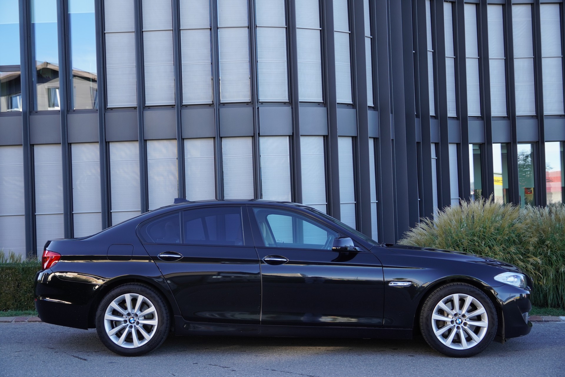 BMW 530d xDrive Steptronic-image-0