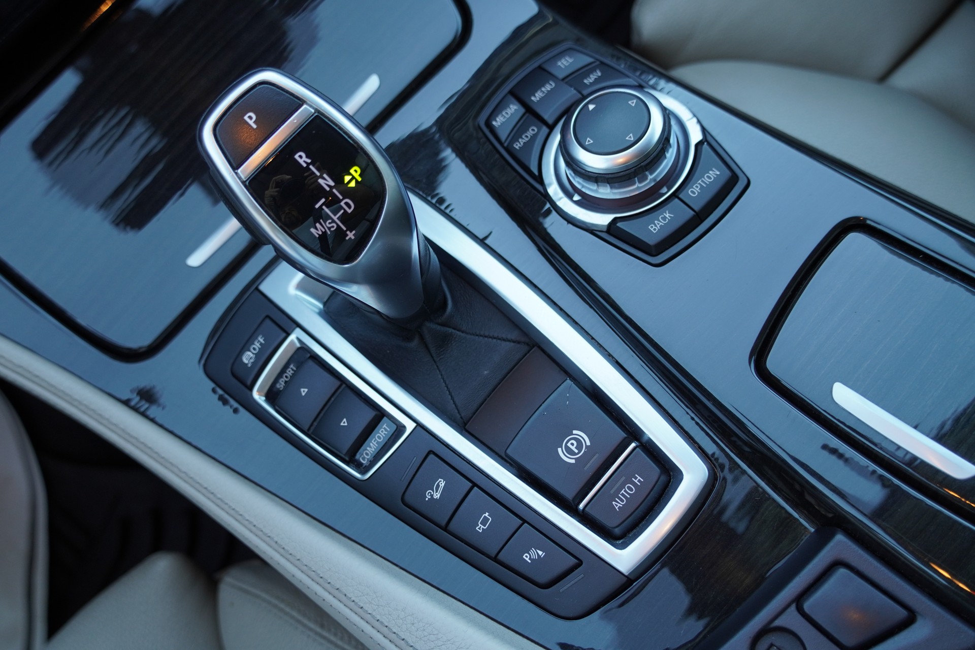 BMW 530d xDrive Steptronic-image-12