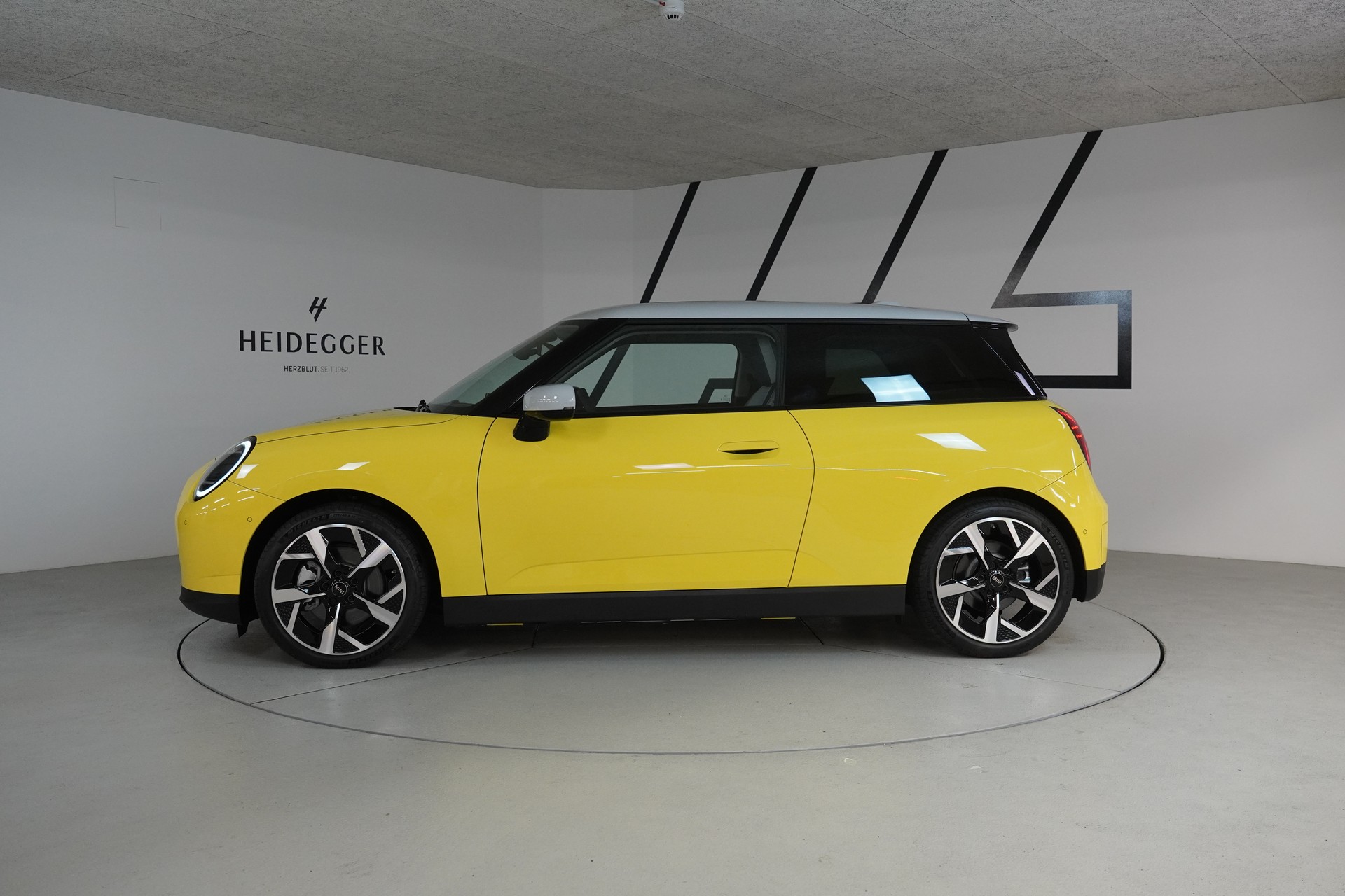 MINI Cooper SE-image-3