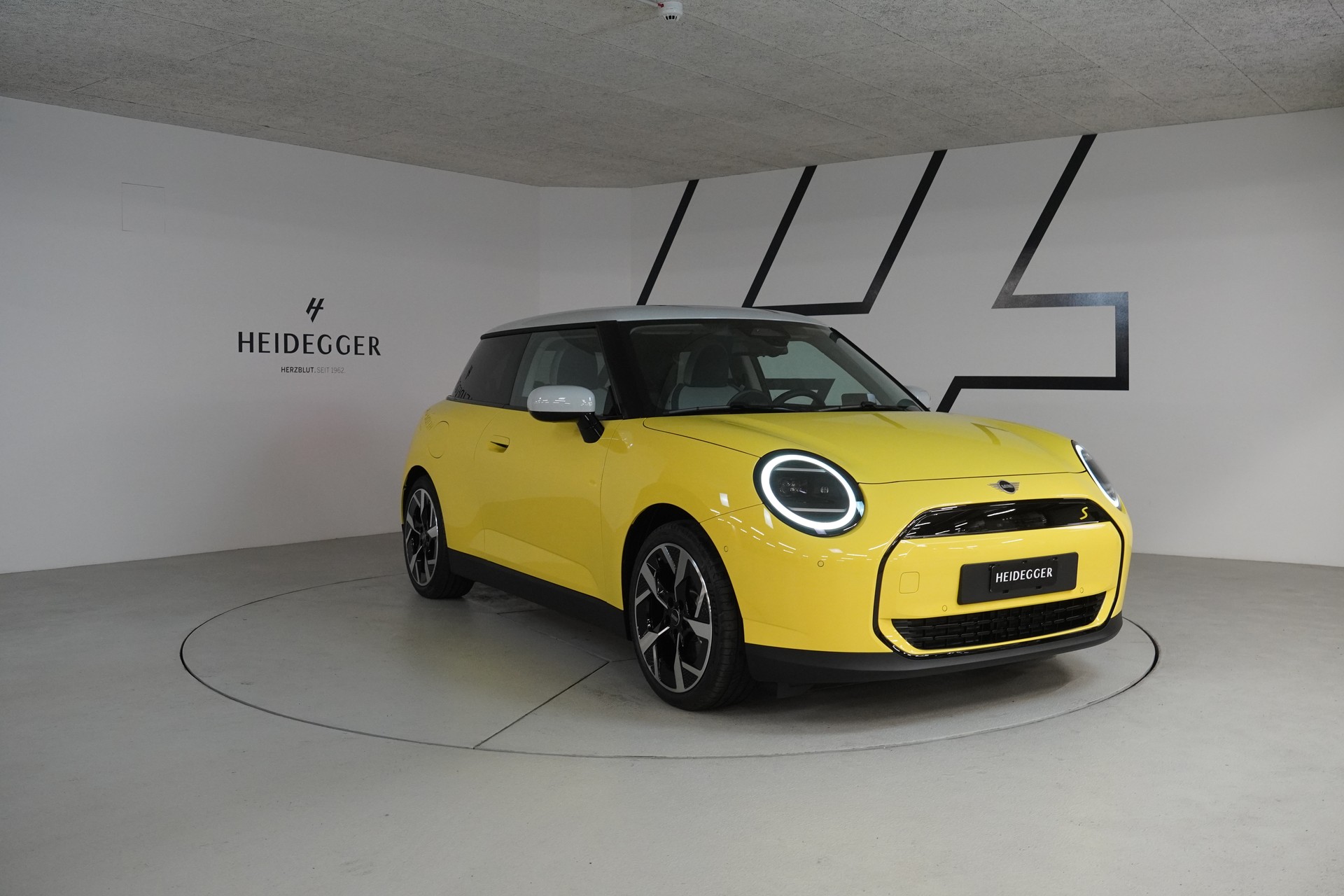 MINI Cooper SE-image-2
