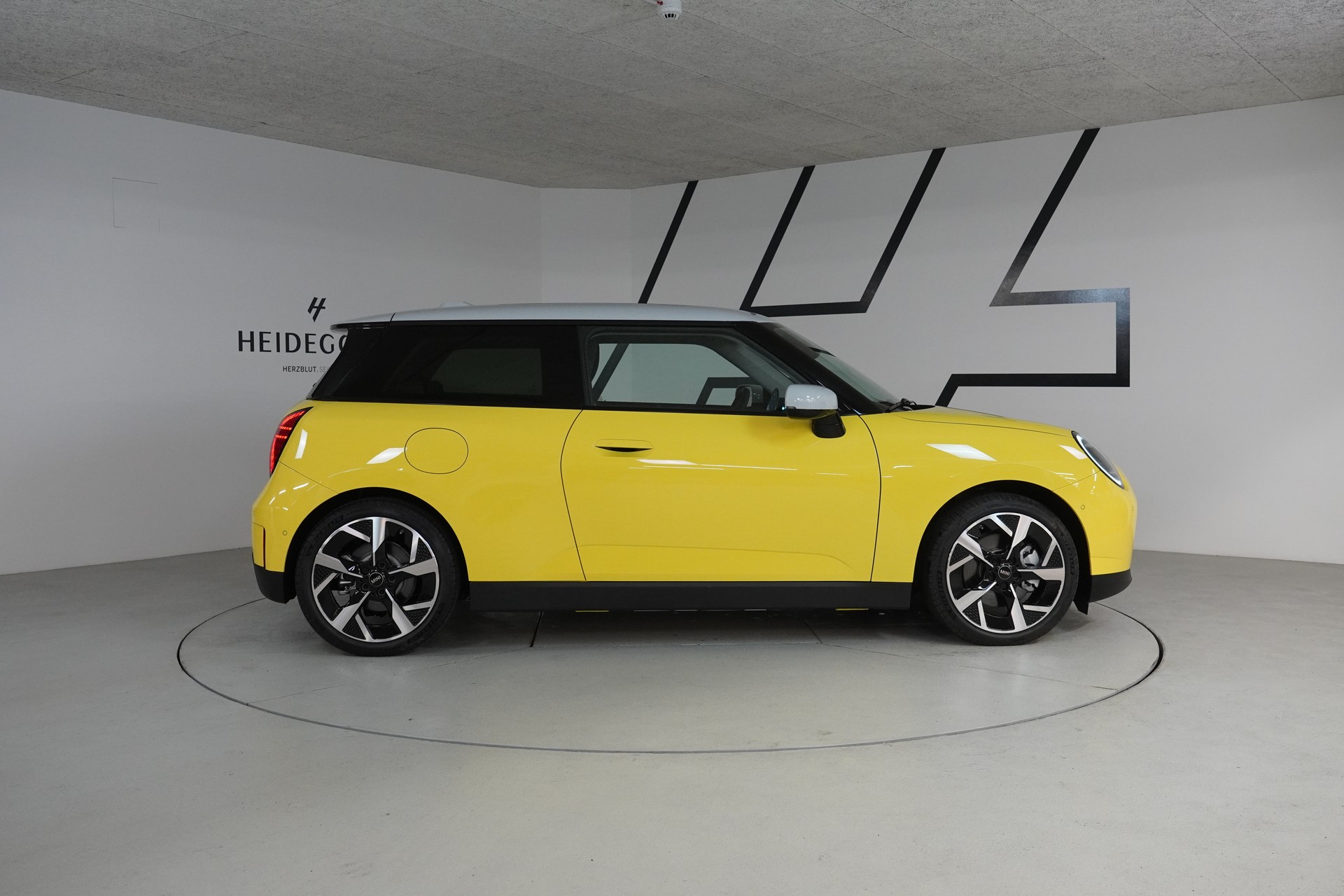 MINI Cooper SE-image-7