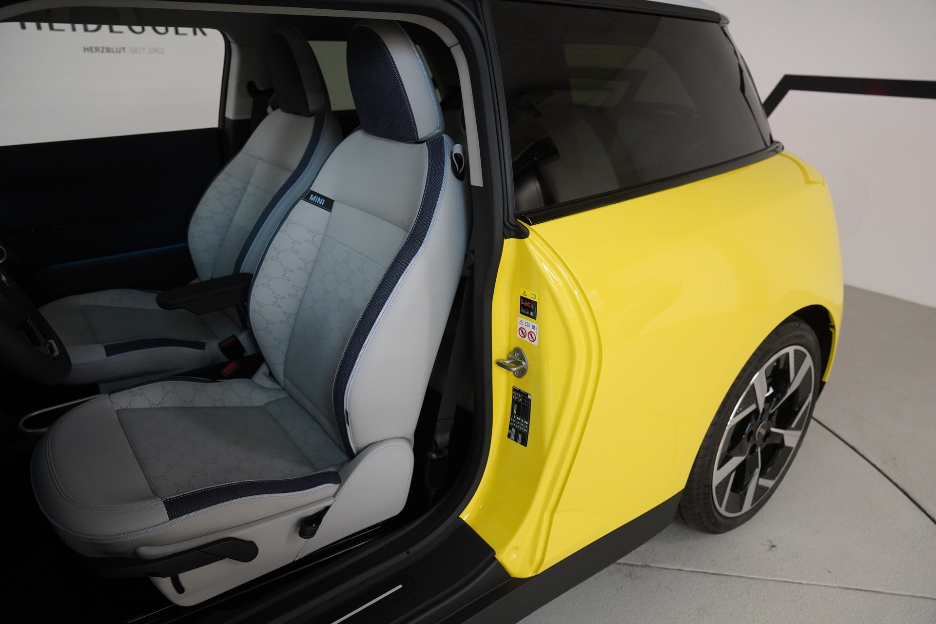MINI Cooper SE-image-11