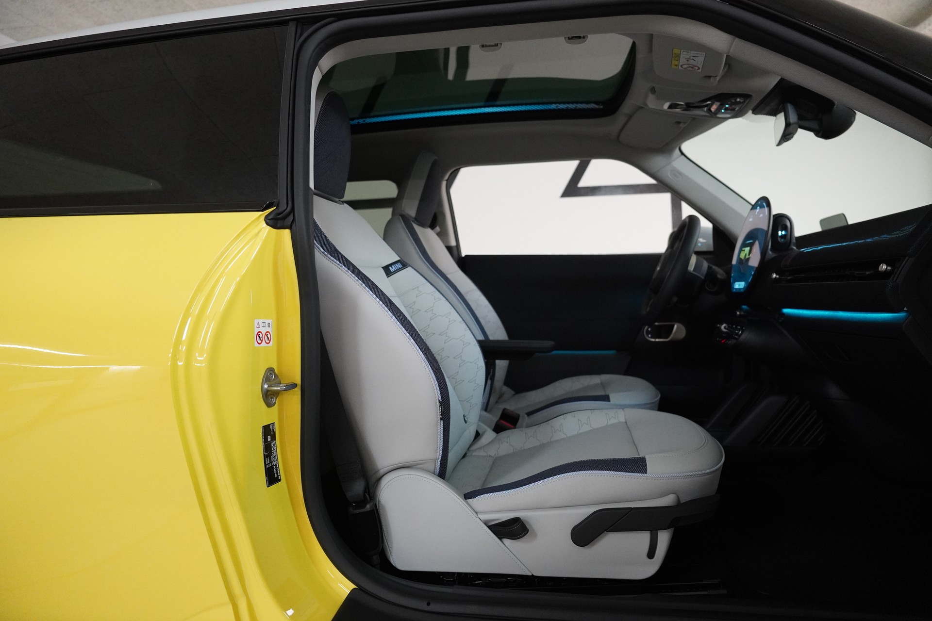 MINI Cooper SE-image-13