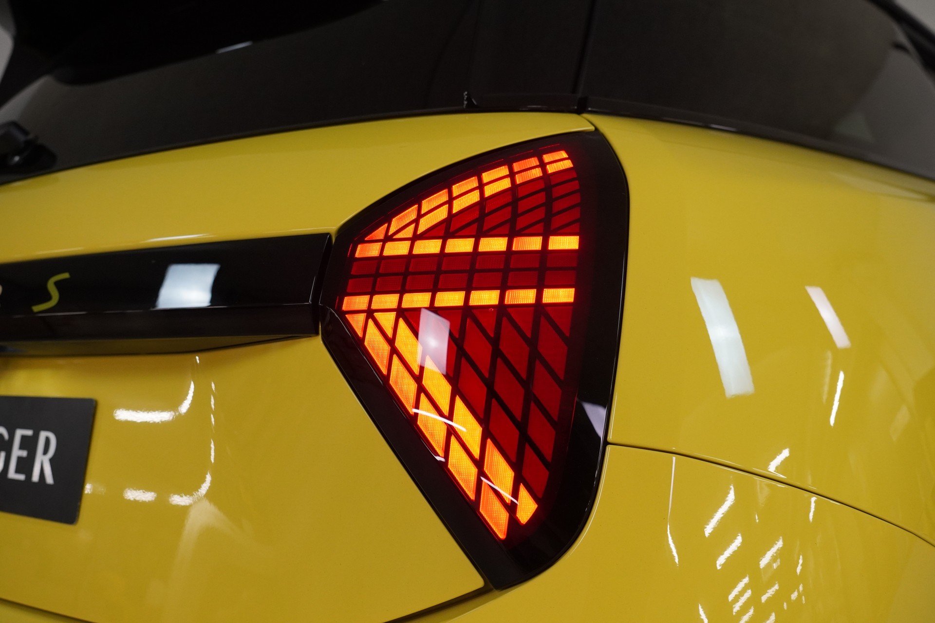 MINI Cooper SE-image-15