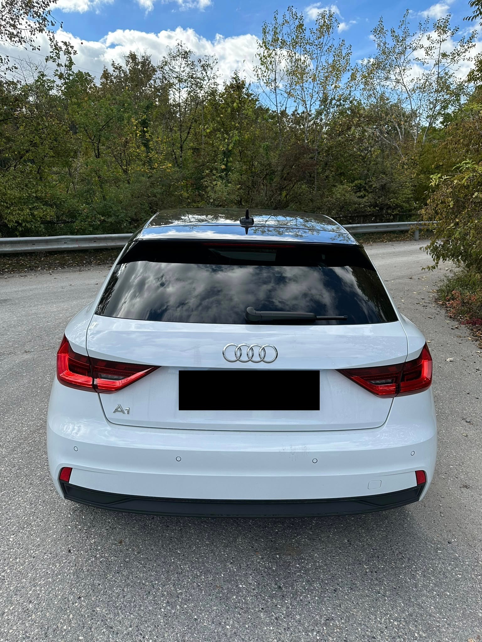 AUDI A1 1.0 30 TFSI S-Tronic Sportback-image-2