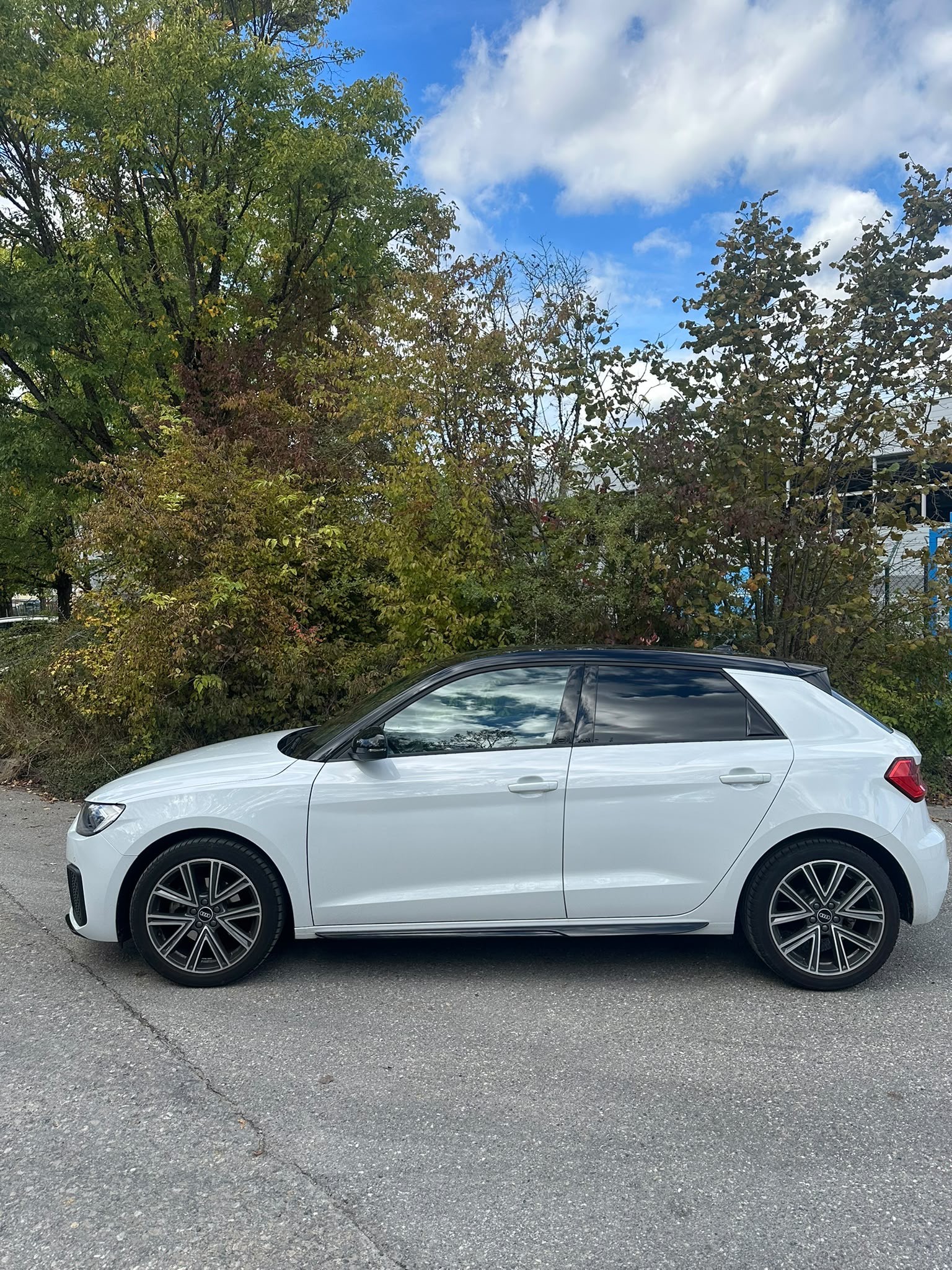 AUDI A1 1.0 30 TFSI S-Tronic Sportback-image-3