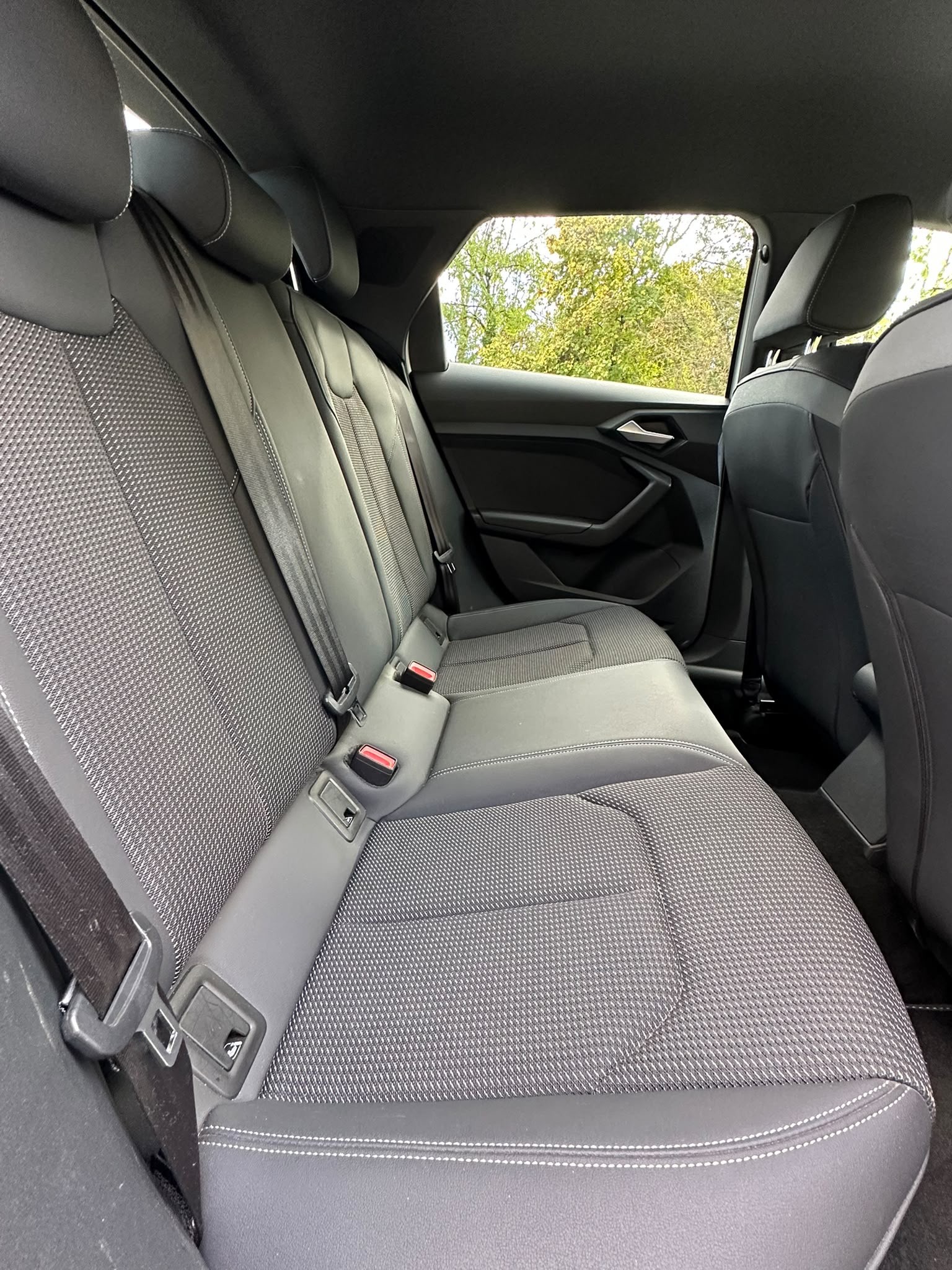 AUDI A1 1.0 30 TFSI S-Tronic Sportback-image-5
