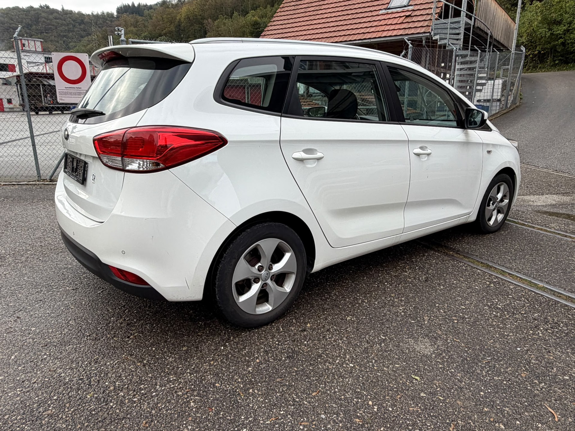 KIA Carens 1.7 CRDi Edition 7-image-6
