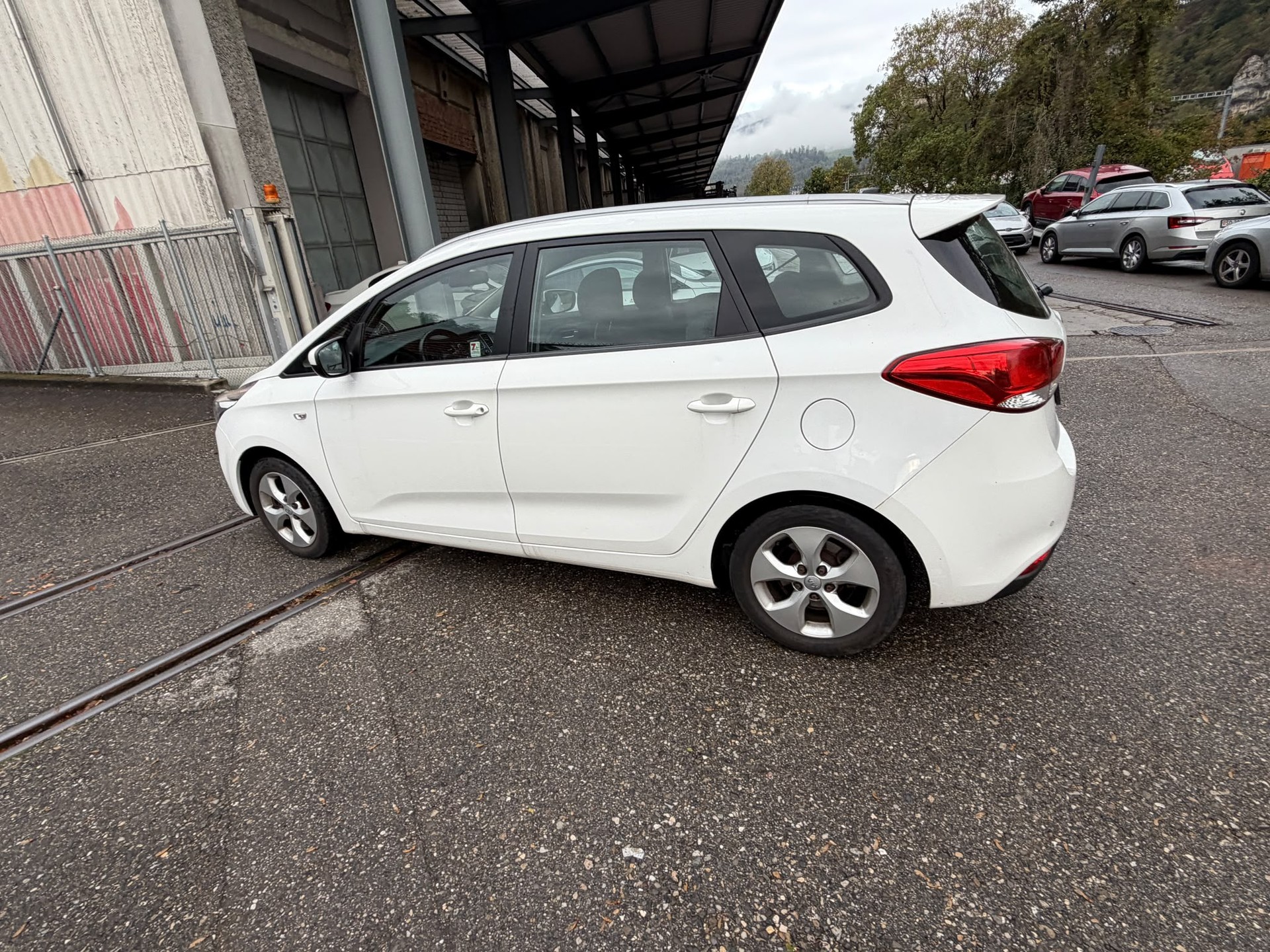 KIA Carens 1.7 CRDi Edition 7-image-11