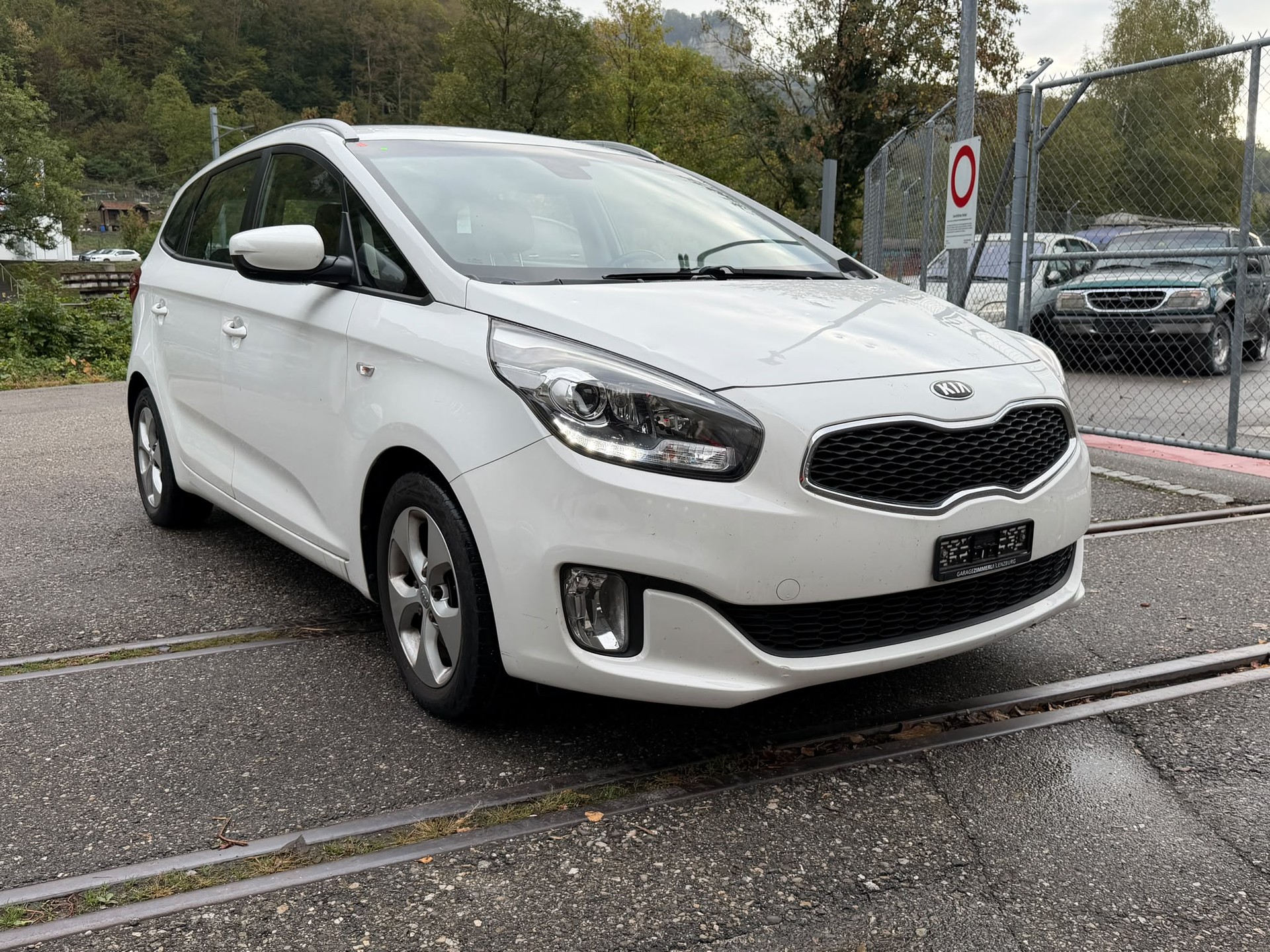 KIA Carens 1.7 CRDi Edition 7-image-3