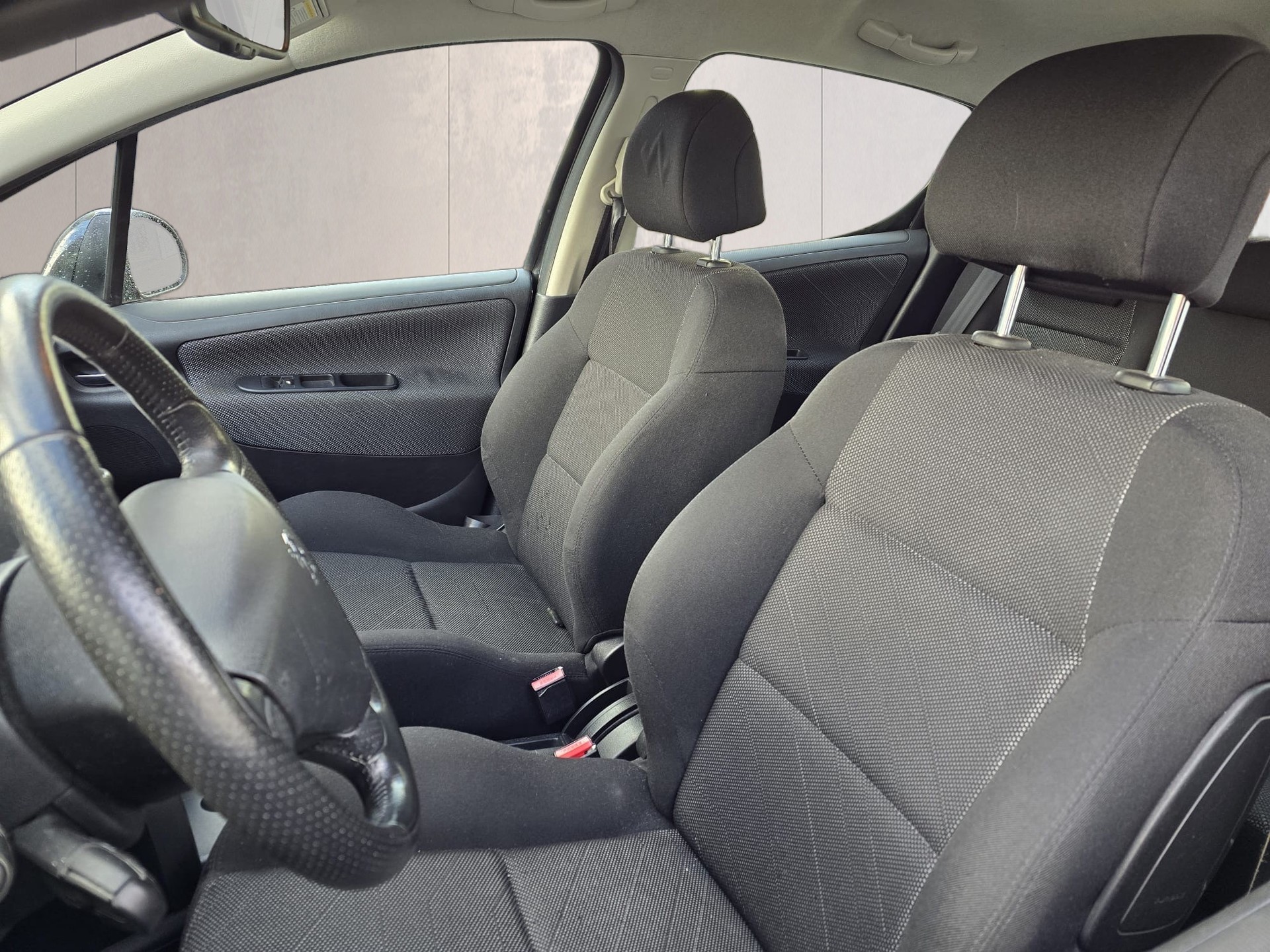 PEUGEOT 207 1.6 16V XS-image-10
